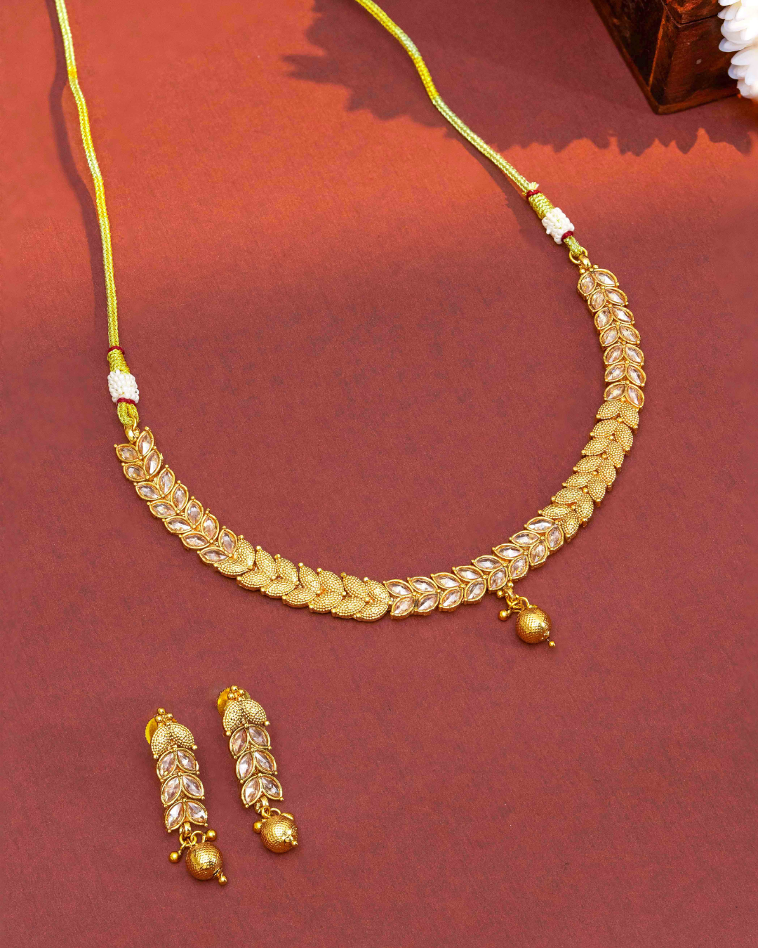 Vibhusa Necklace Set