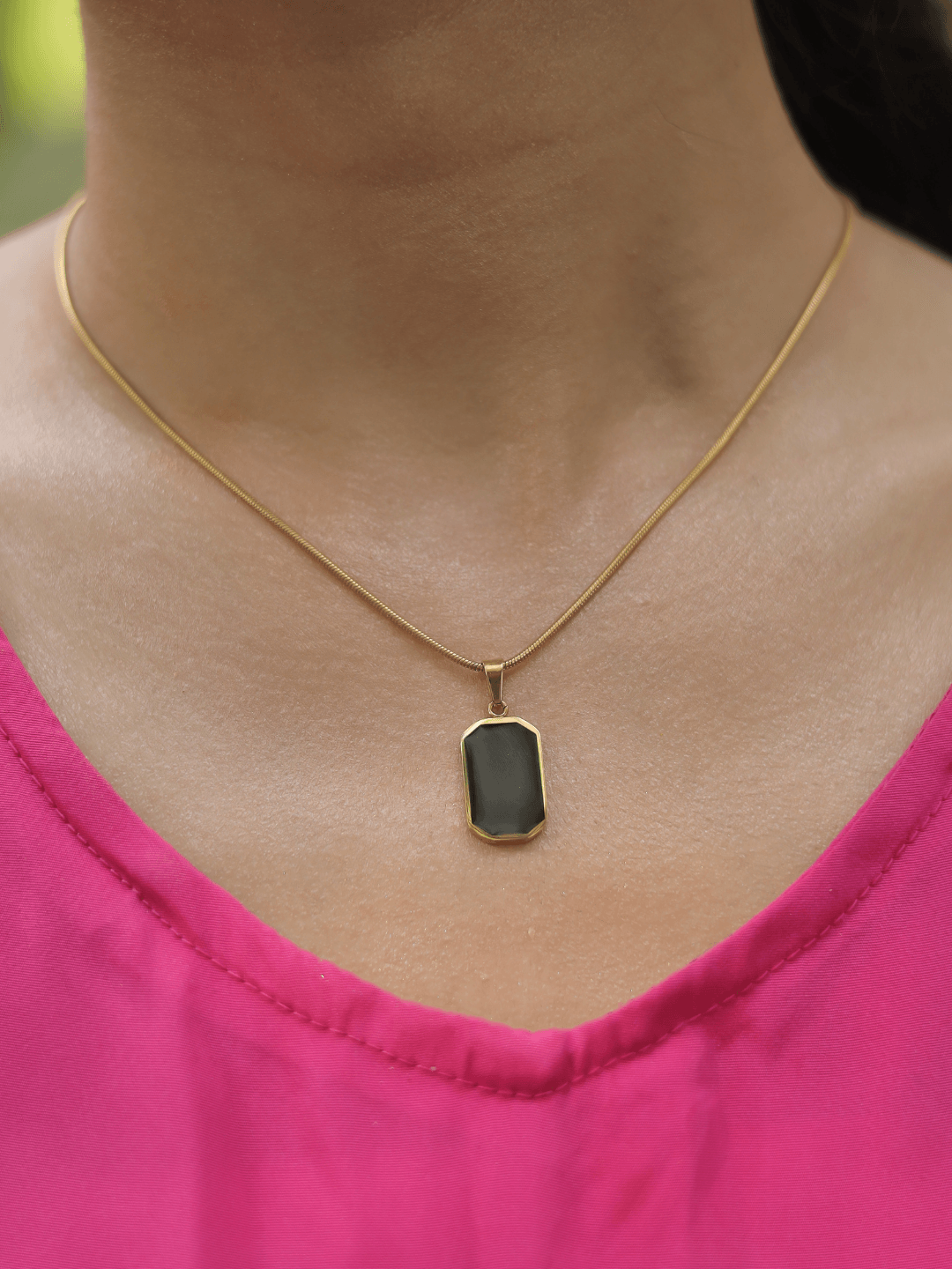 Black Stone Finland Pendant - Zeraki Jewels 