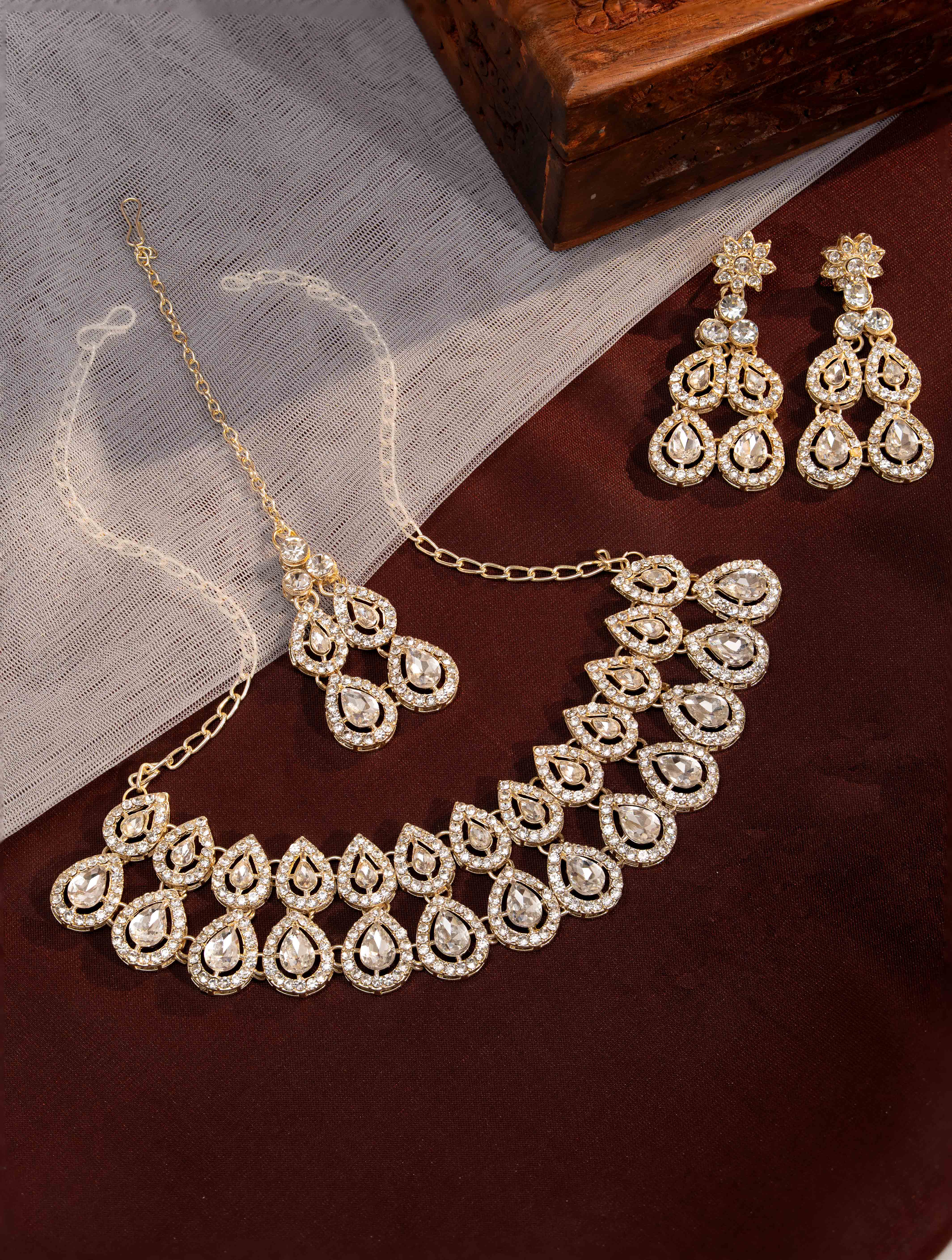 Navisha Diamond necklace set