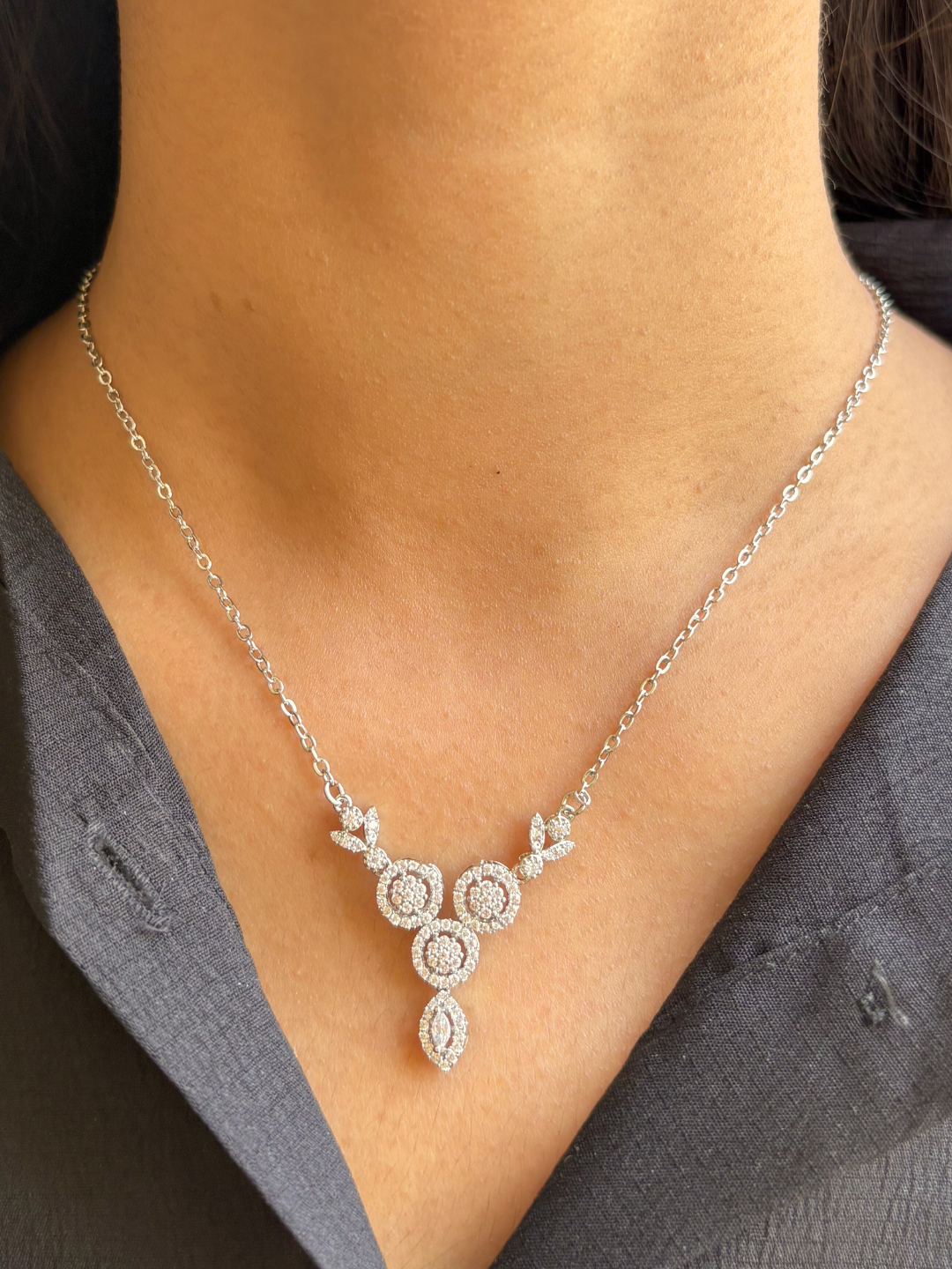 Silvery Diamond studded Necklace Set