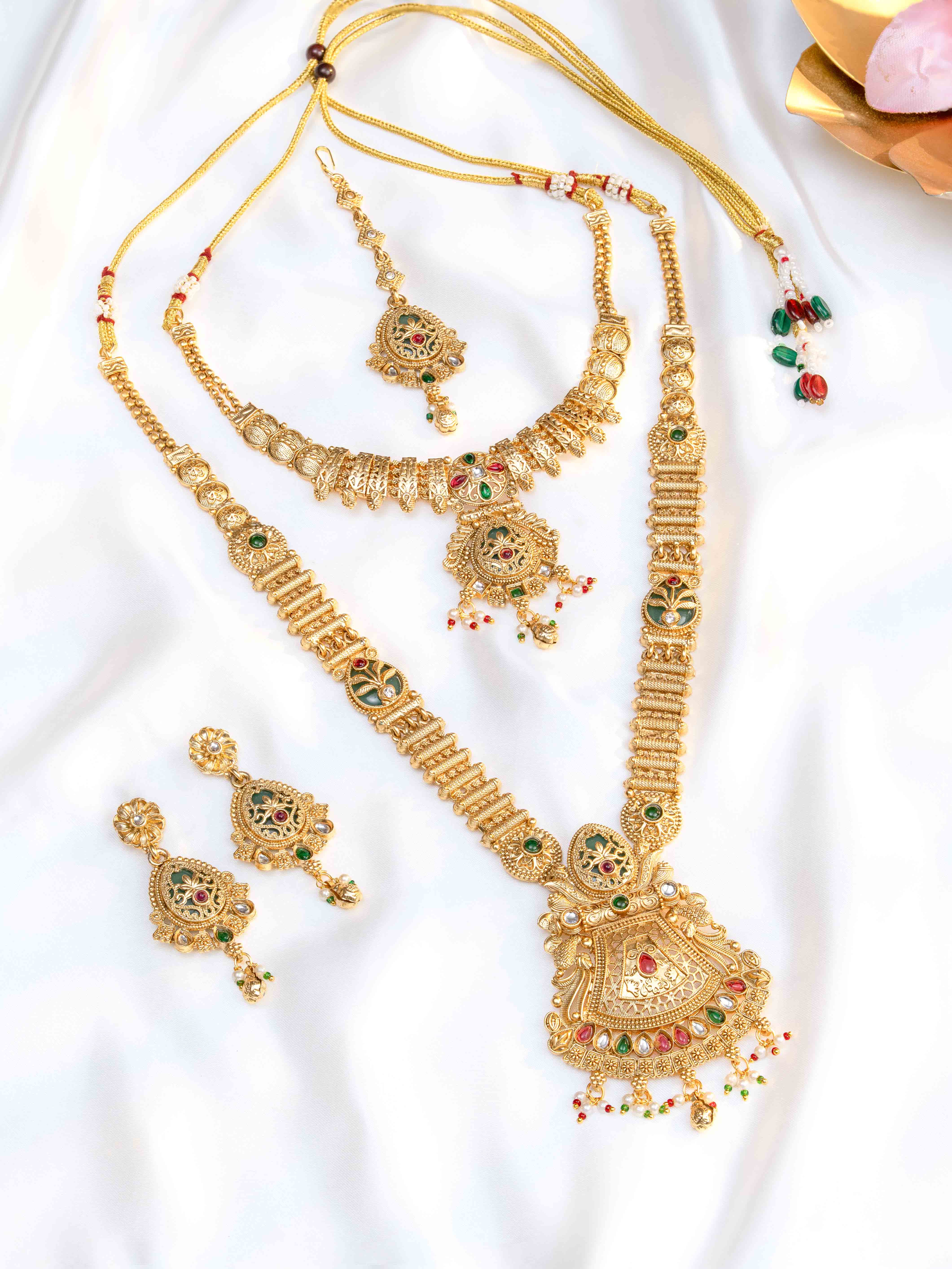 Aabha Necklace Set