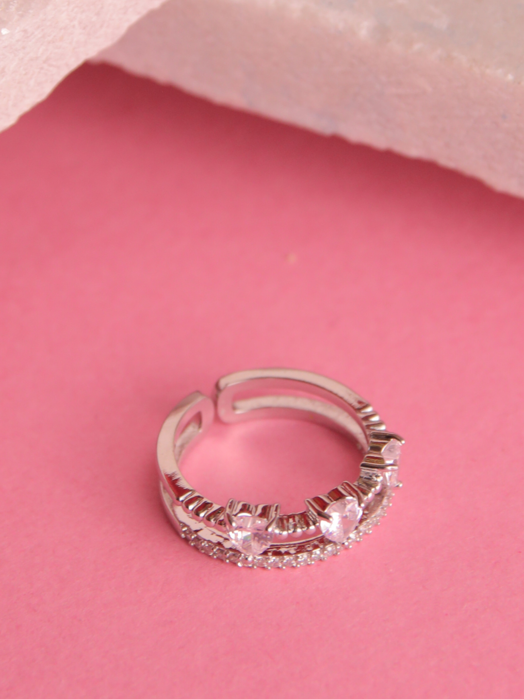 Minimal Heart Ring