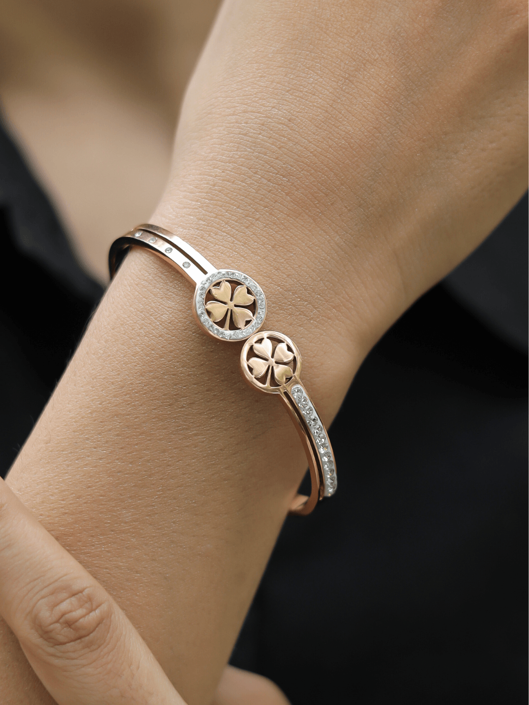 Diamond Studded Cloverleaf Bracelet - Zeraki Jewels 