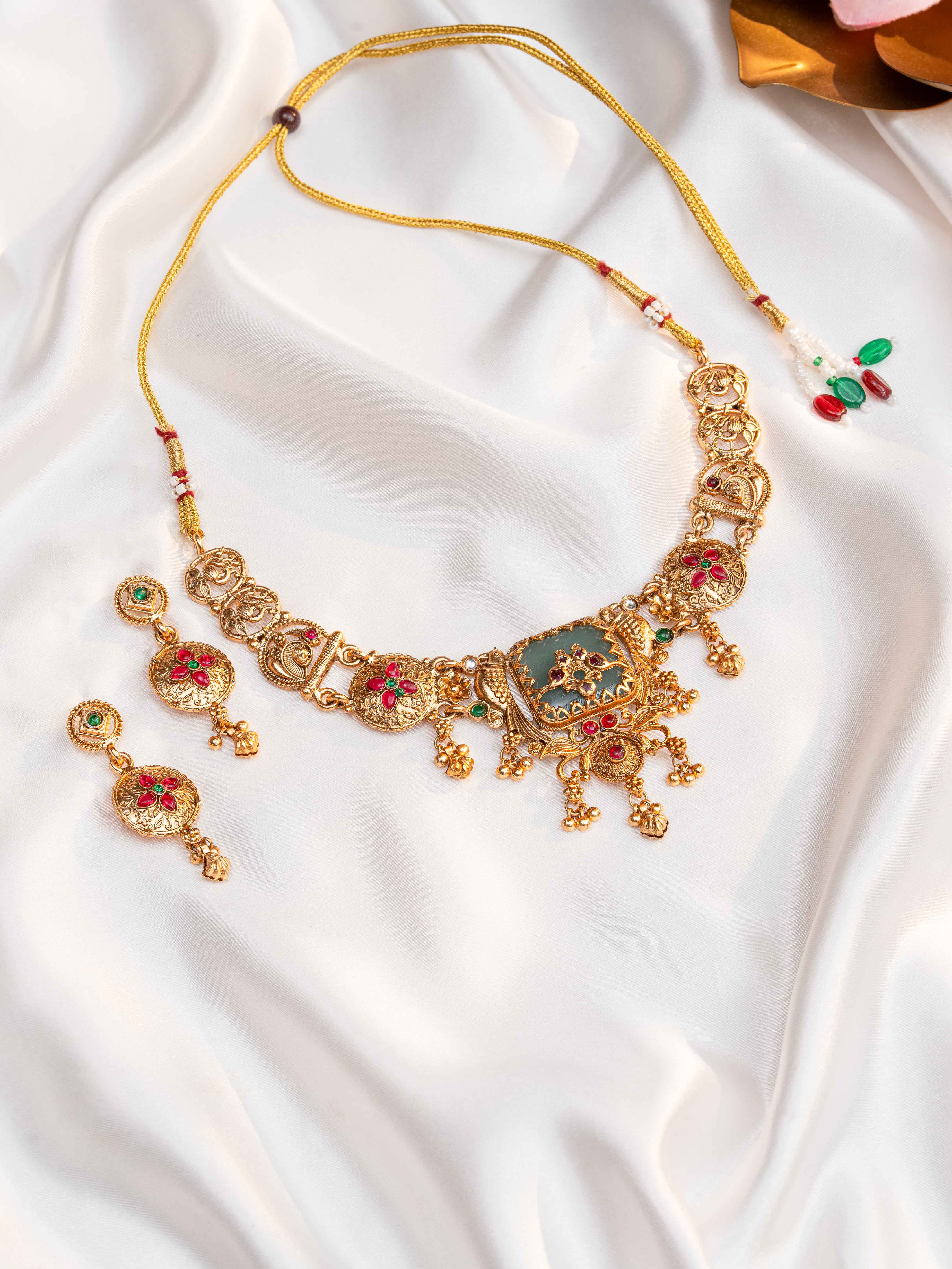 Brinaya Necklace Set