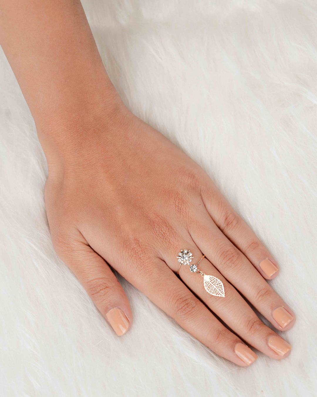 Viora Adjustable Ring