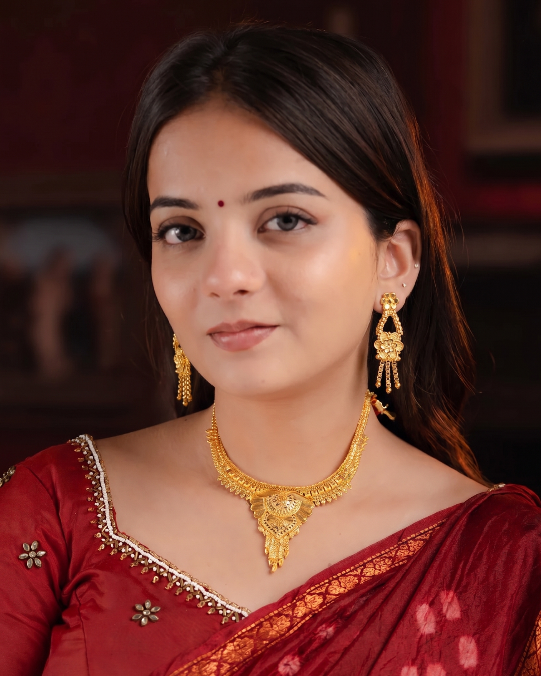 Meena Short Gold Necklace Set