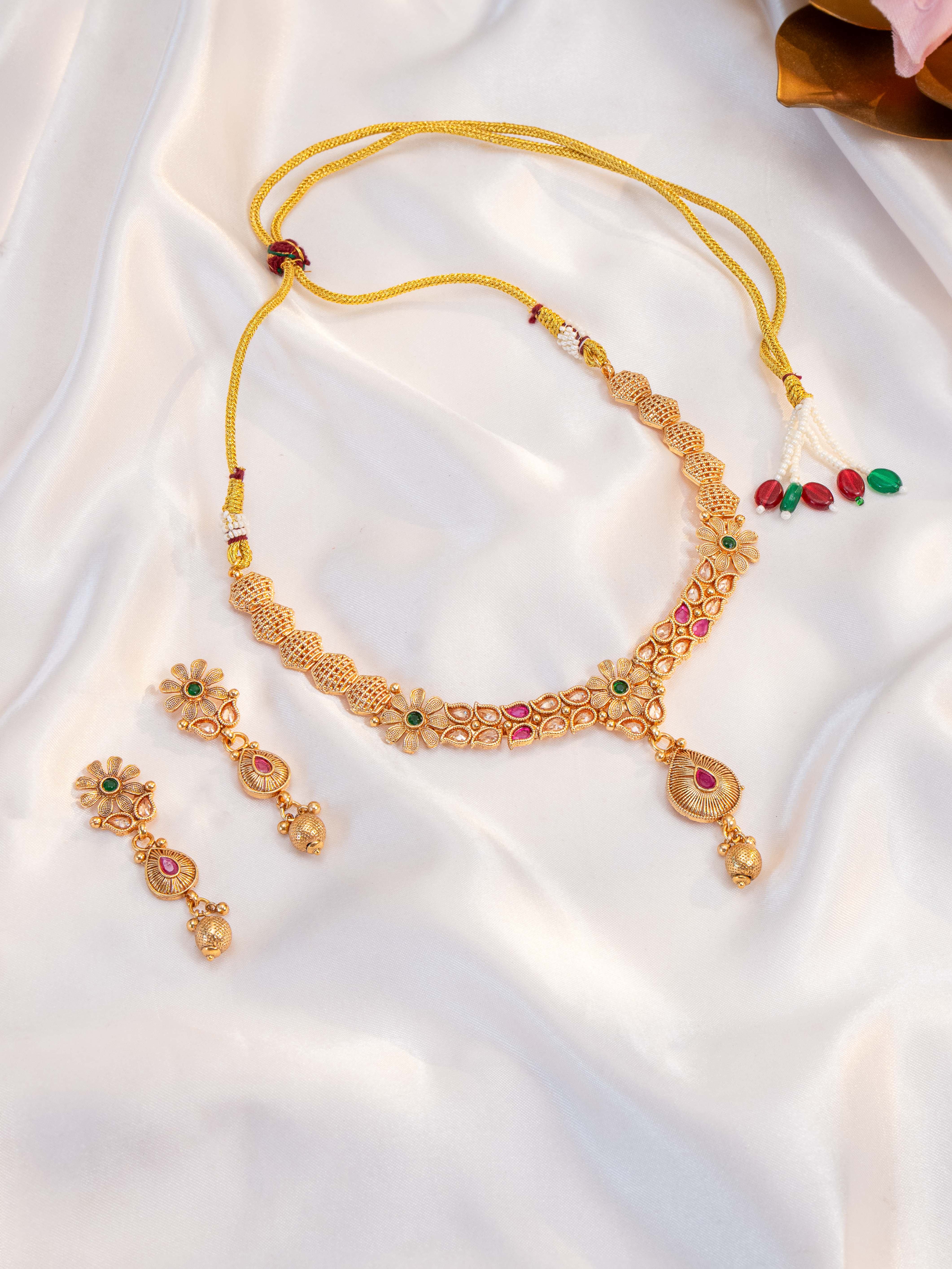 Eshwari Necklace Set
