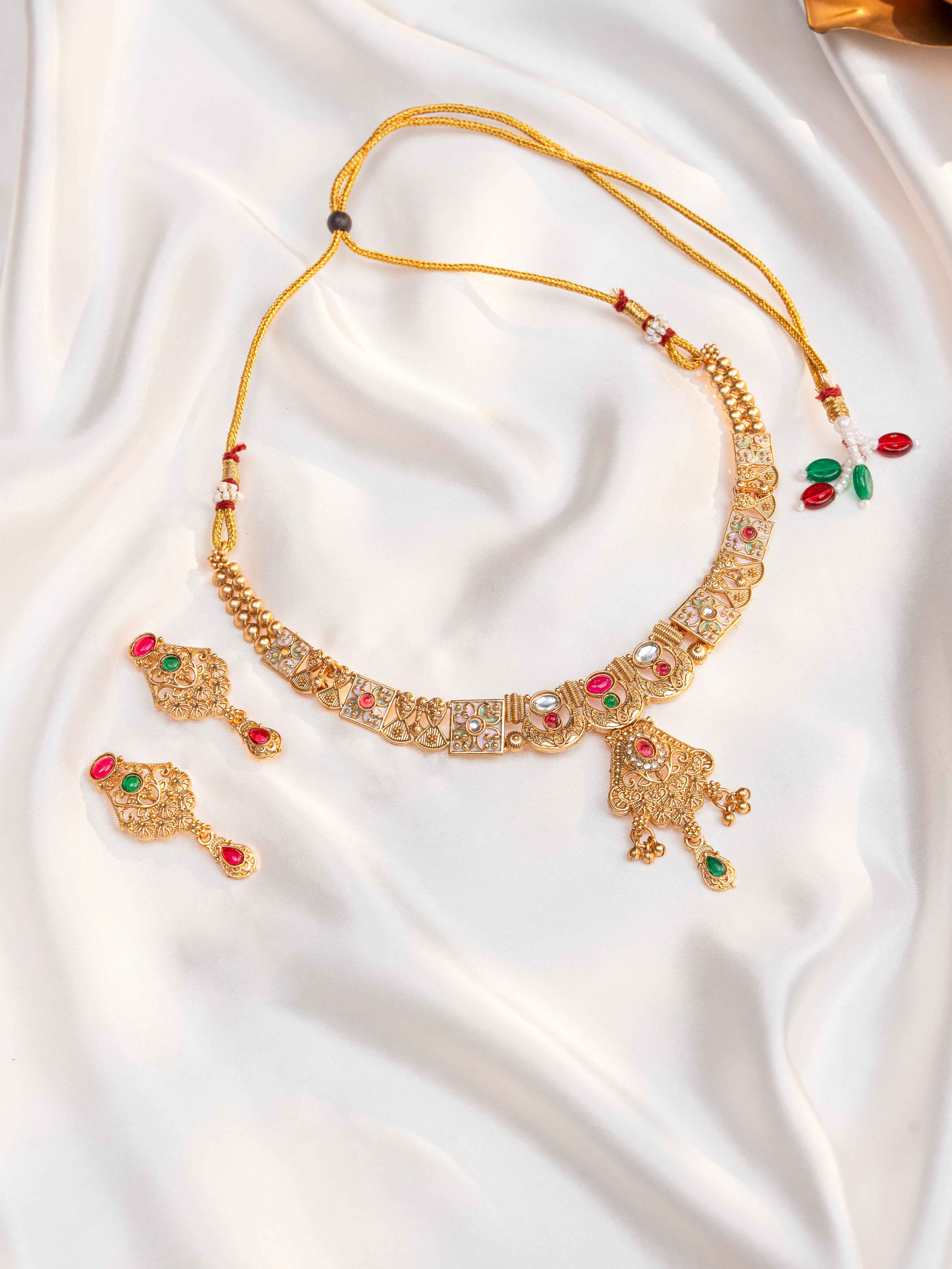 Samyra Necklace Set