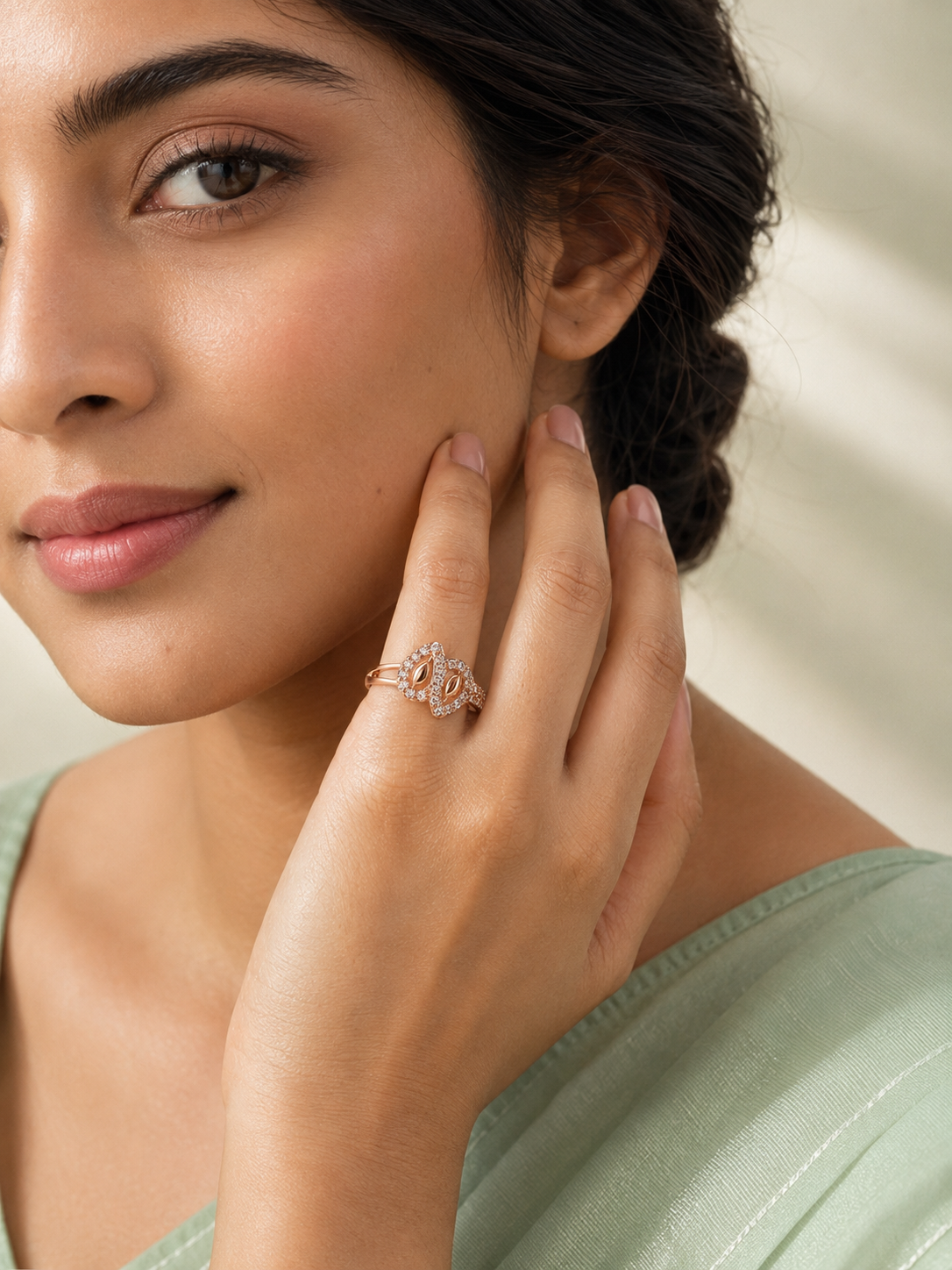 Nia Adjustable Ring