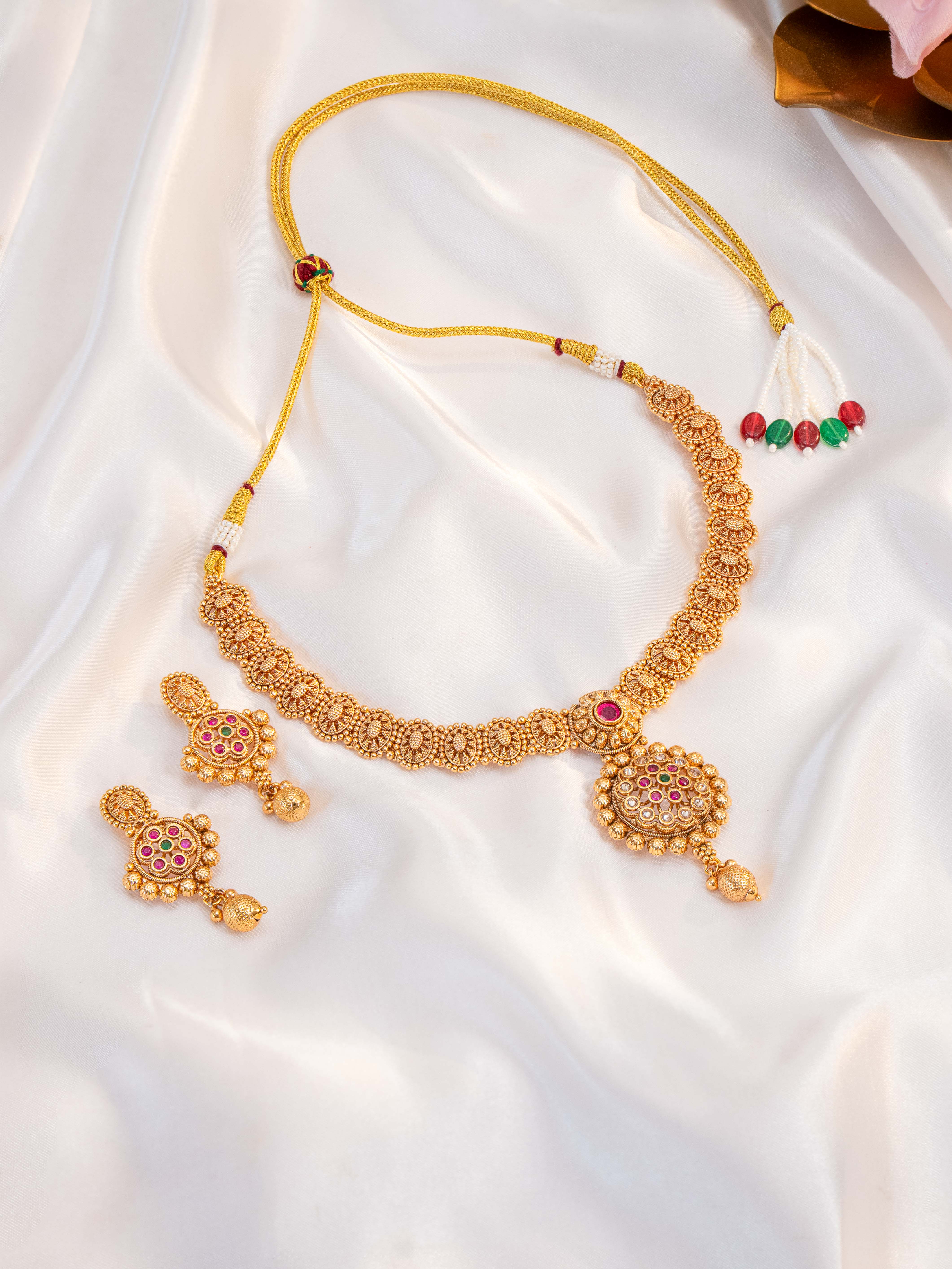 Urvashi Necklace Set