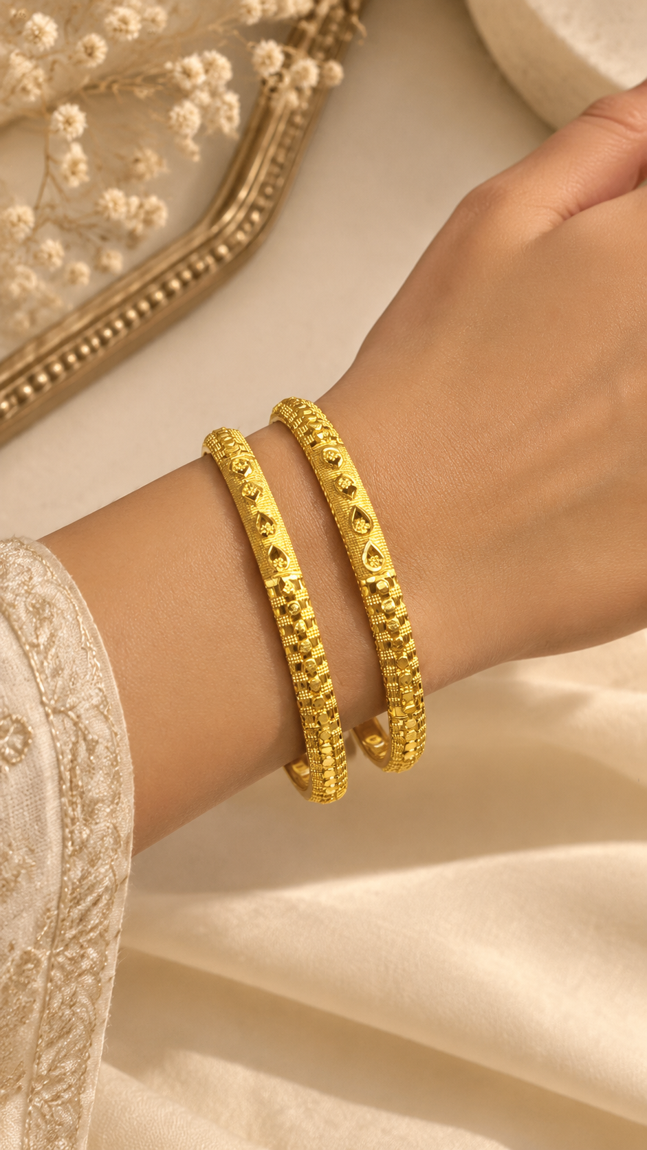 Vaishnavi Bangle (Set Of 2)