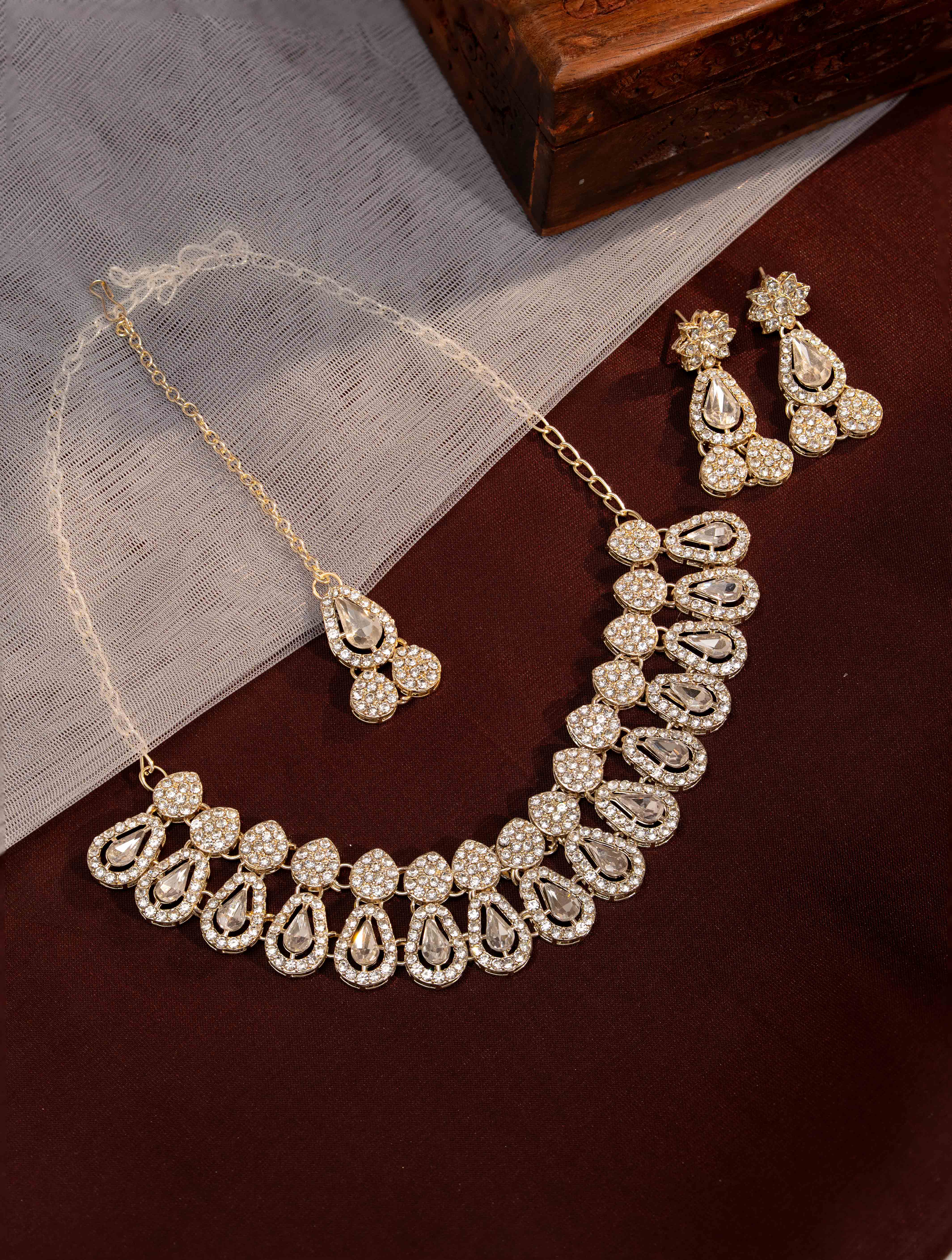 Suhira Diamond necklace set