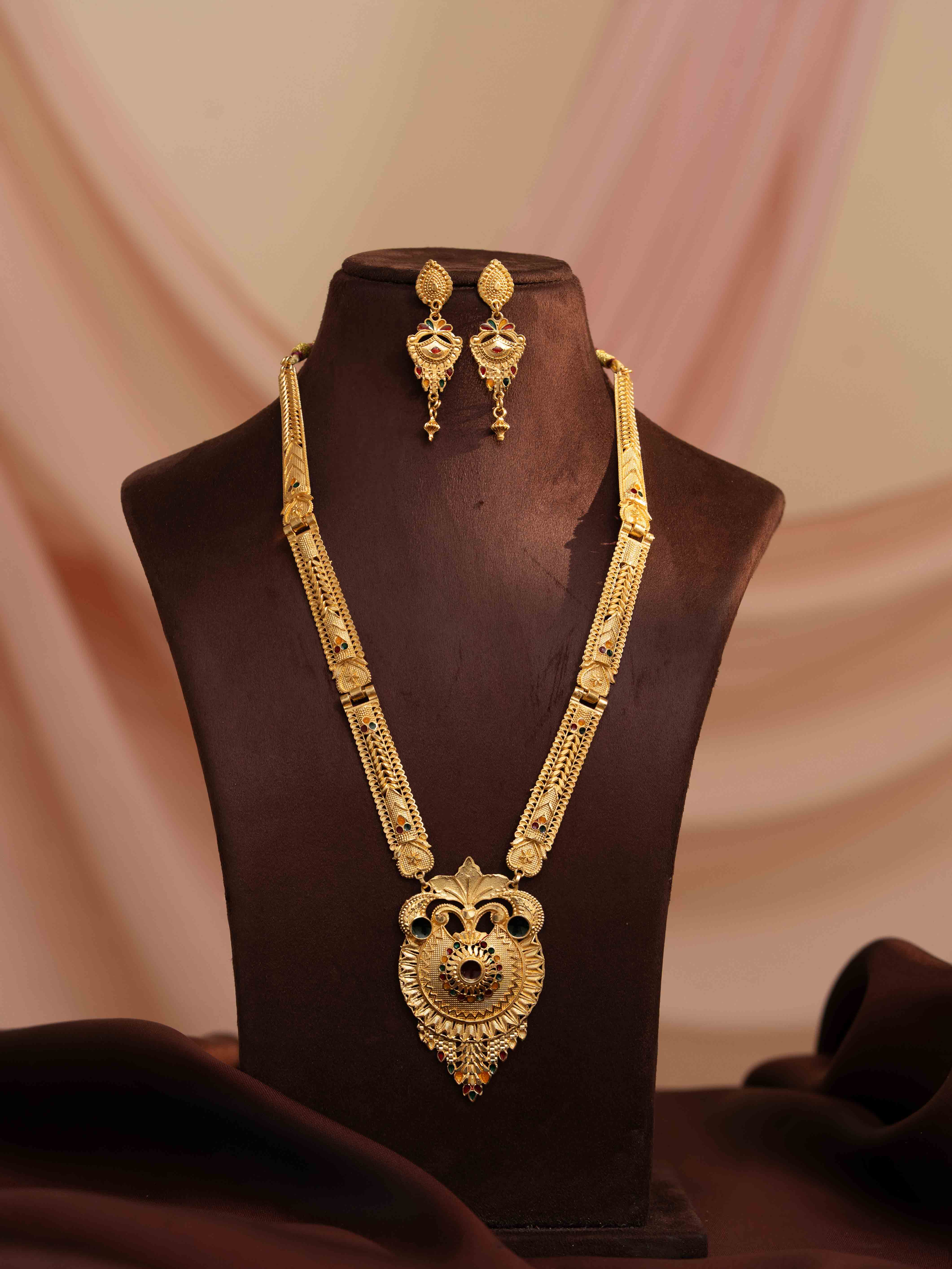 Kanika Ratna Long Gold Necklace set