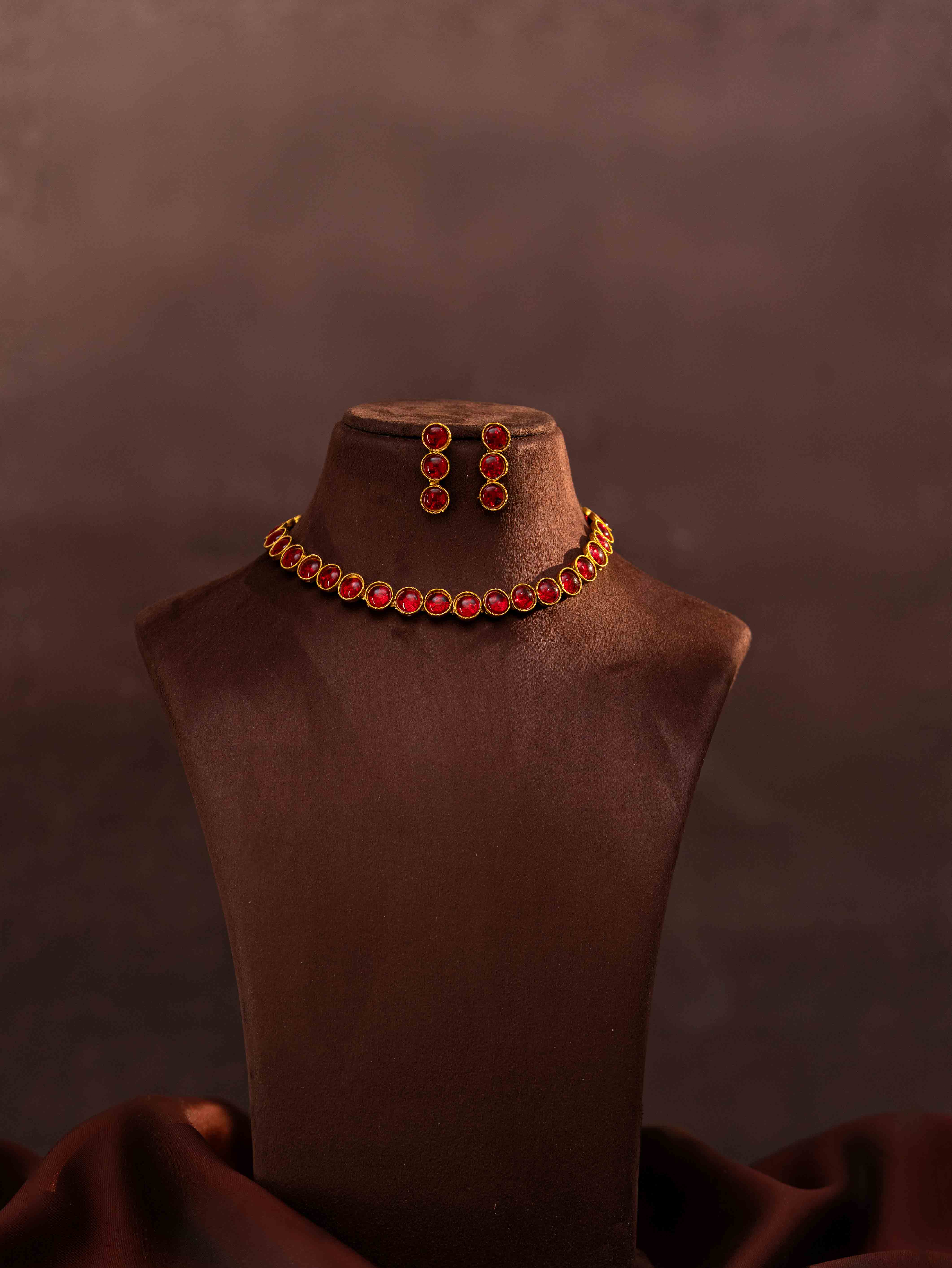 Meherika Gold look necklace set (Dark Pink)