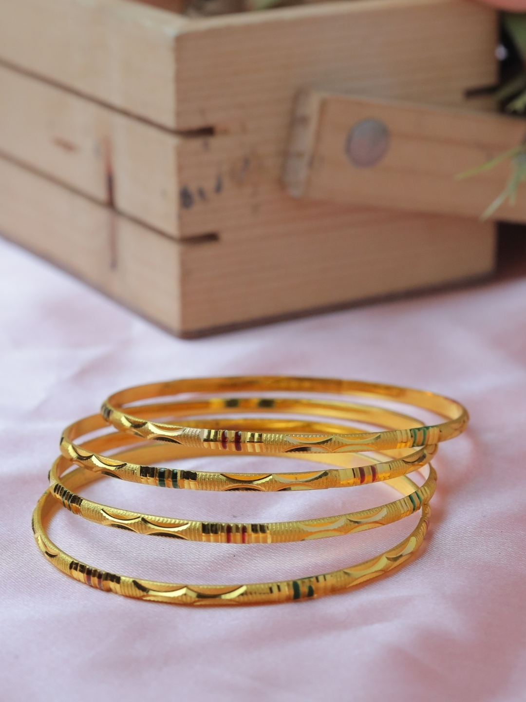 Ishaani Bangle. (Set of 4)