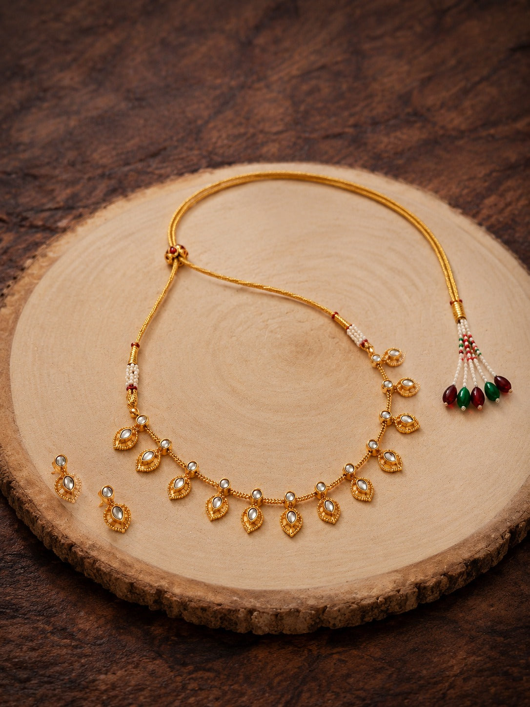 Varnisha Necklace Set