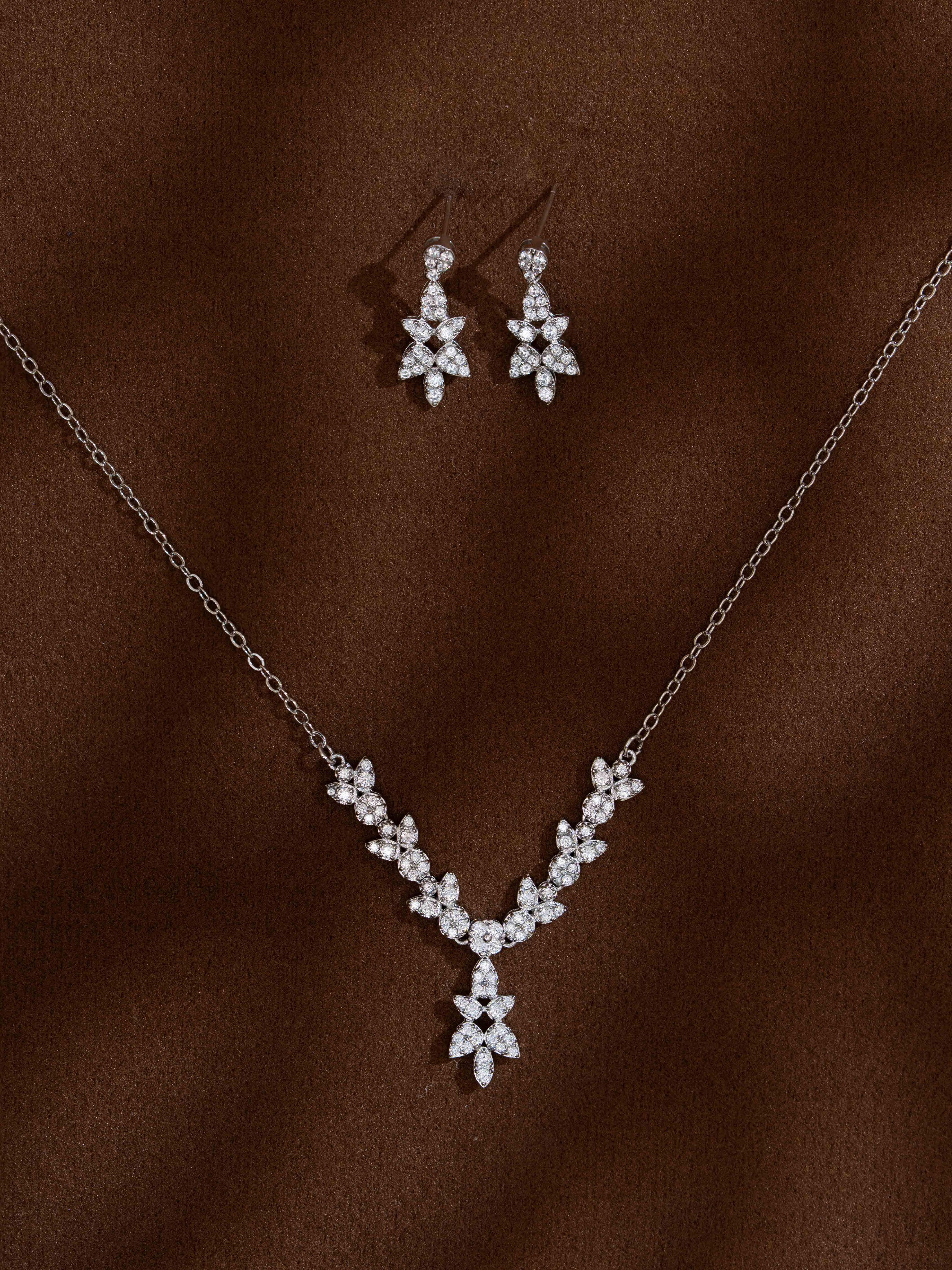 Alya Silver Necklace Set