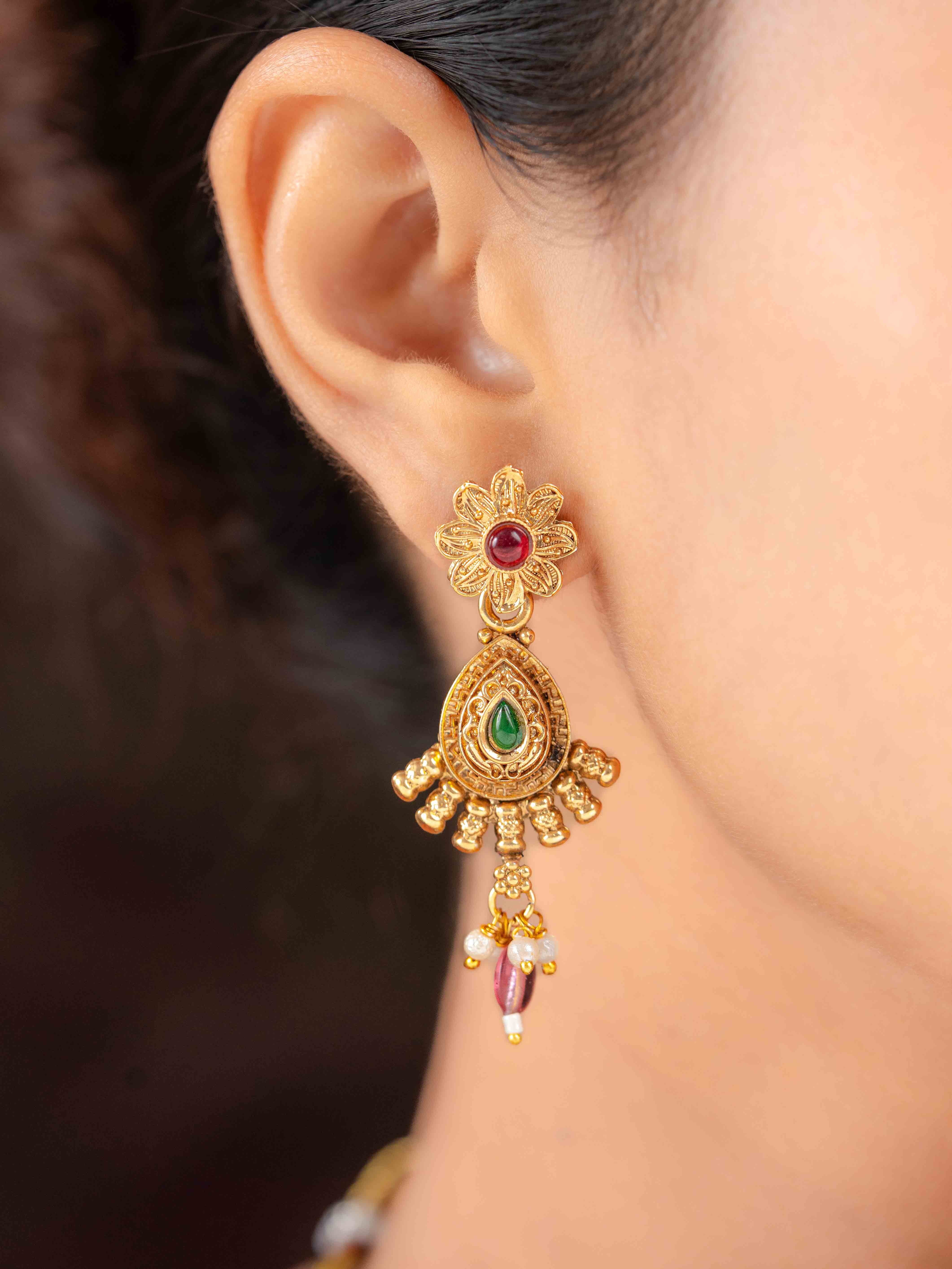 Meera  Necklace Set