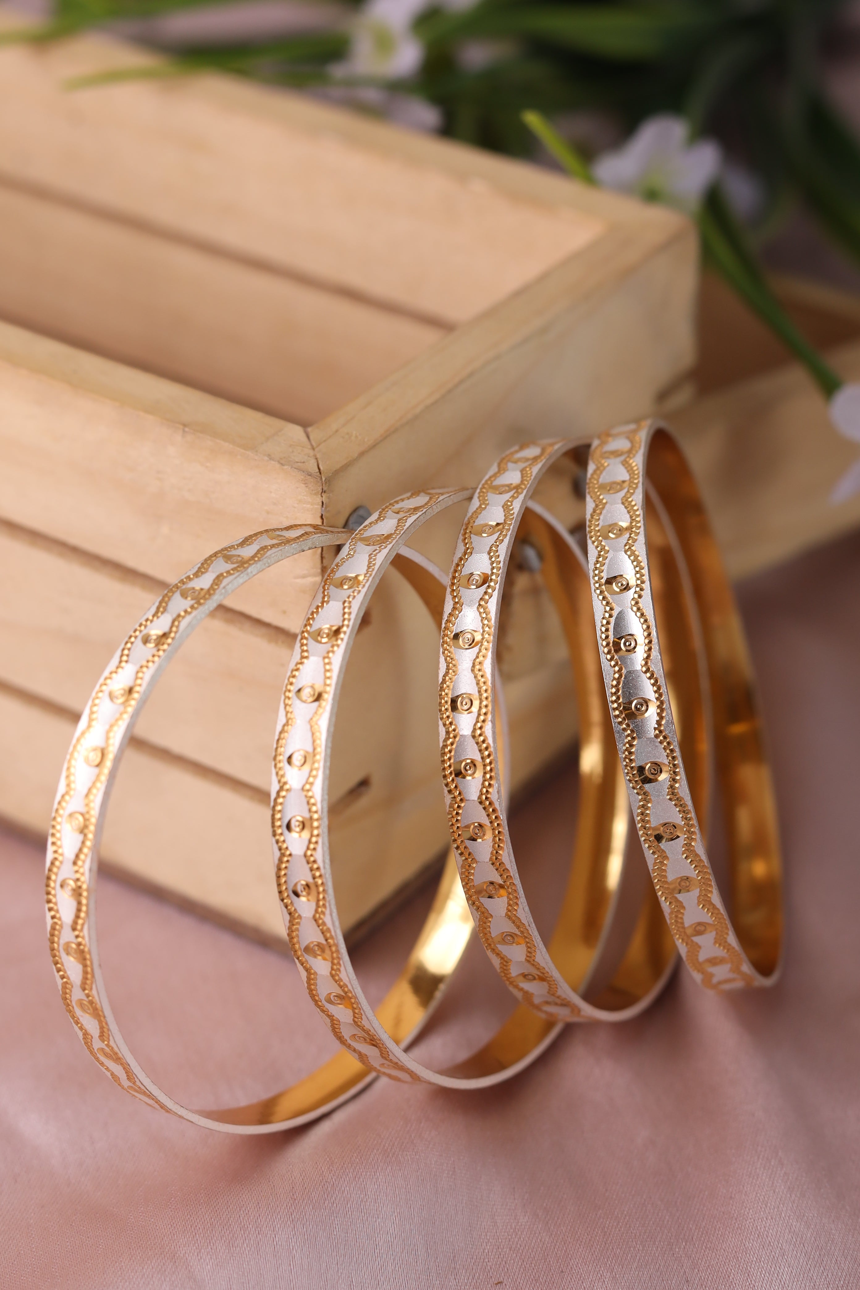 Esha Bangle  ( Set Of 4)