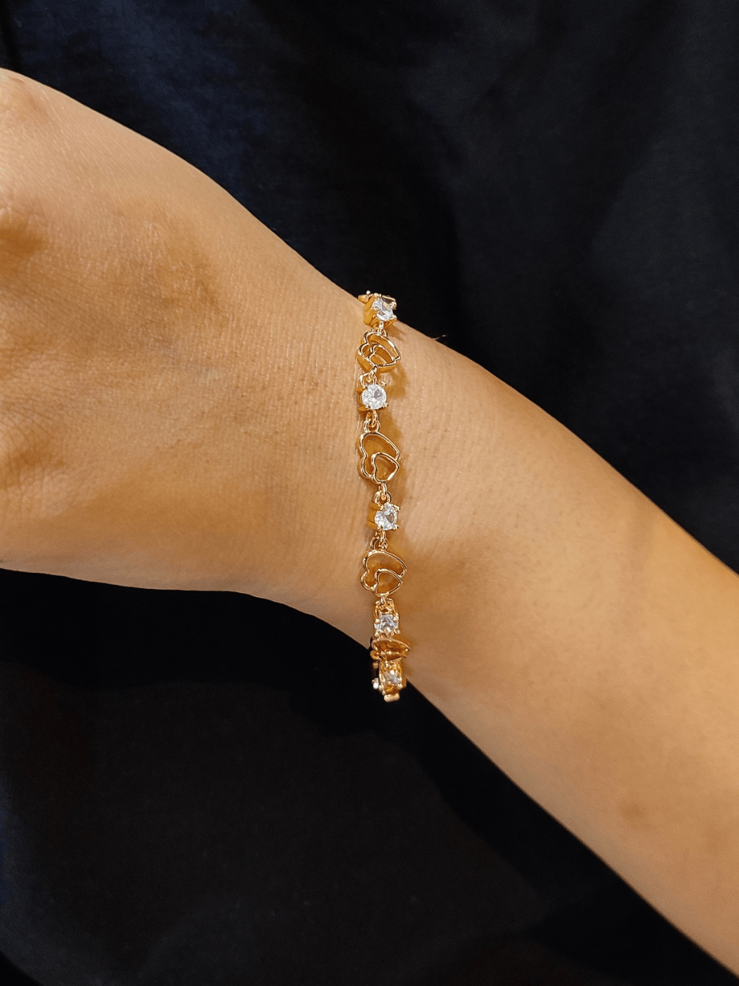 Heart Connected Diamond Bracelet - Zeraki Jewels 
