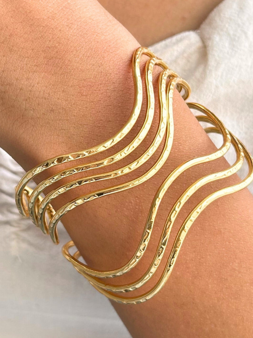 Classic Vintage Bracelet.   (Gold Plated)