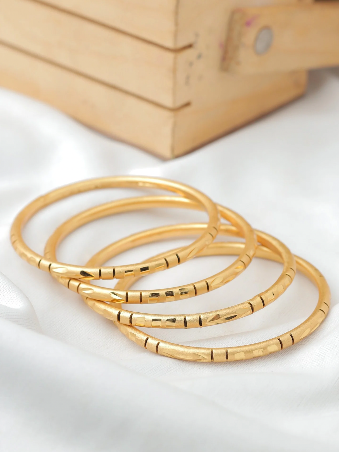 Harvi  Bangle  ( Set of 4 )