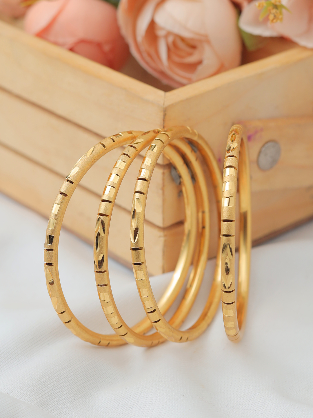 Harvi  Bangle  ( Set of 4 )