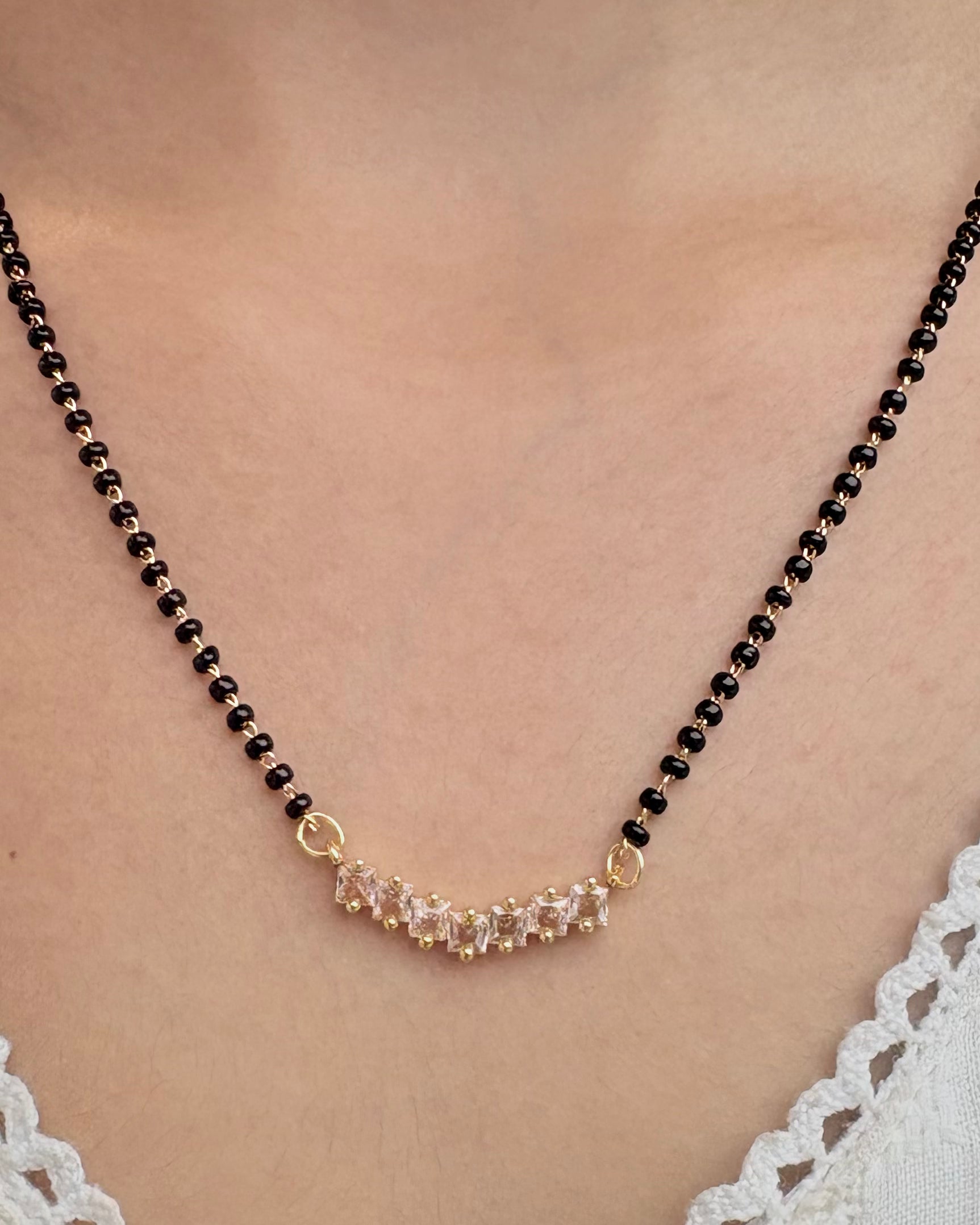 Akriti Mangalsutra