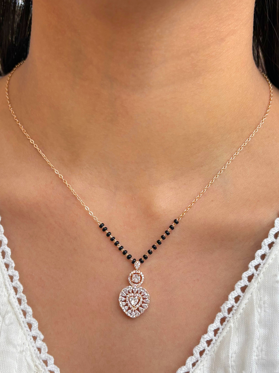 Akriti mangalsutra