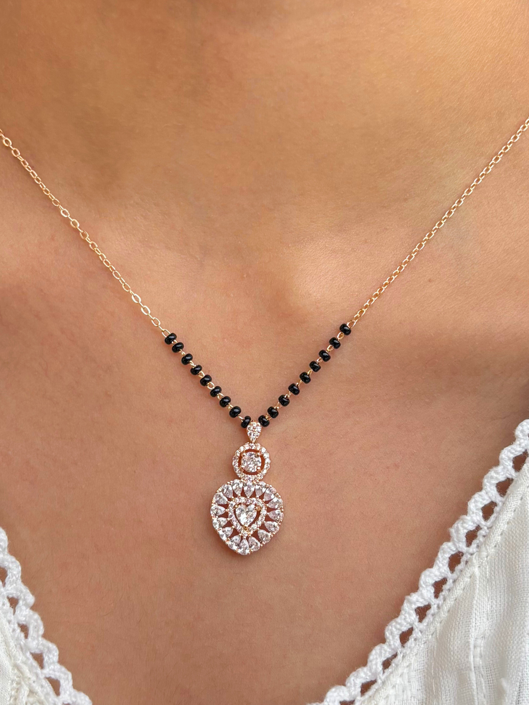Akriti mangalsutra