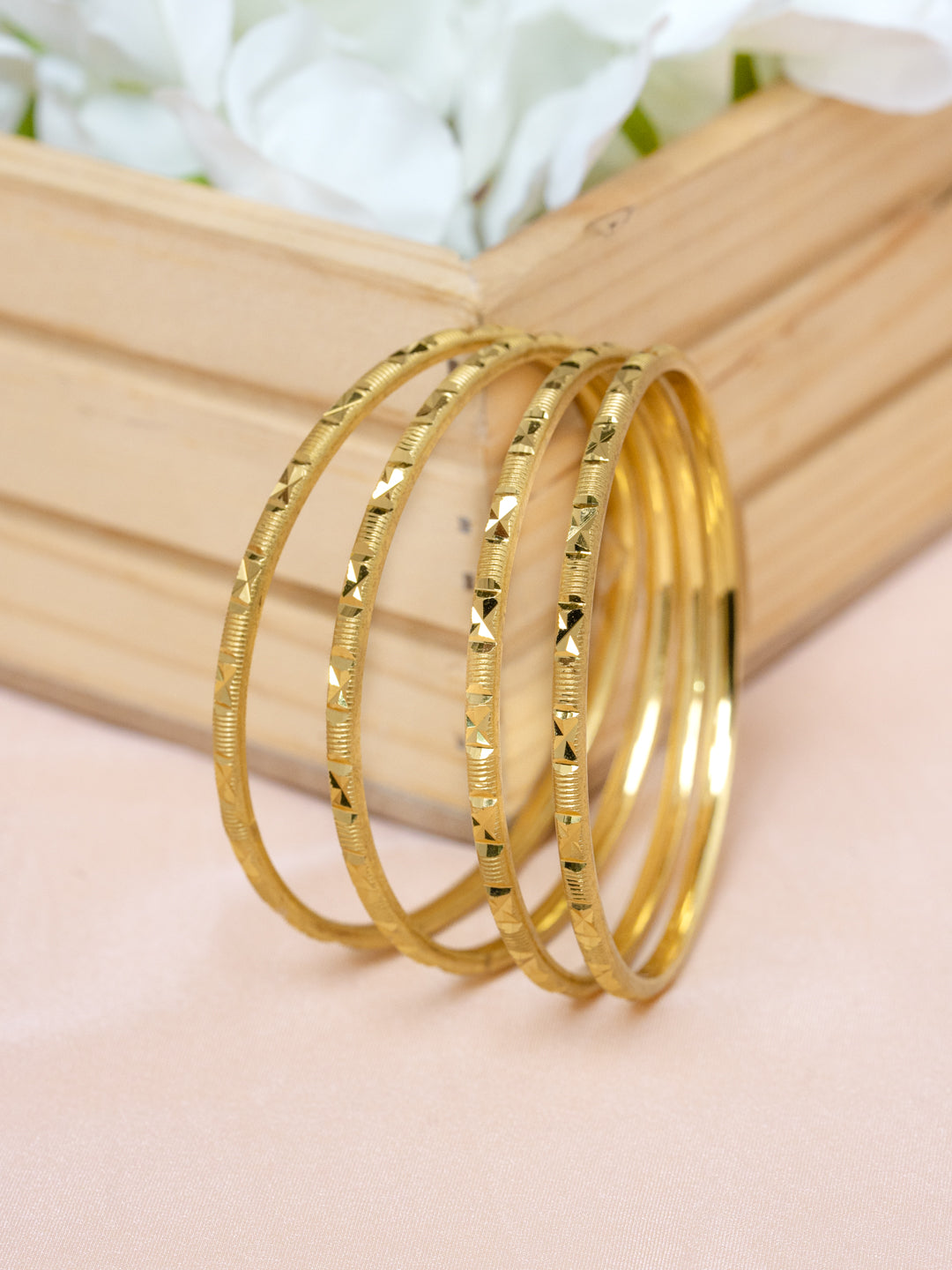 Maanya Bangle. (Set of 4)