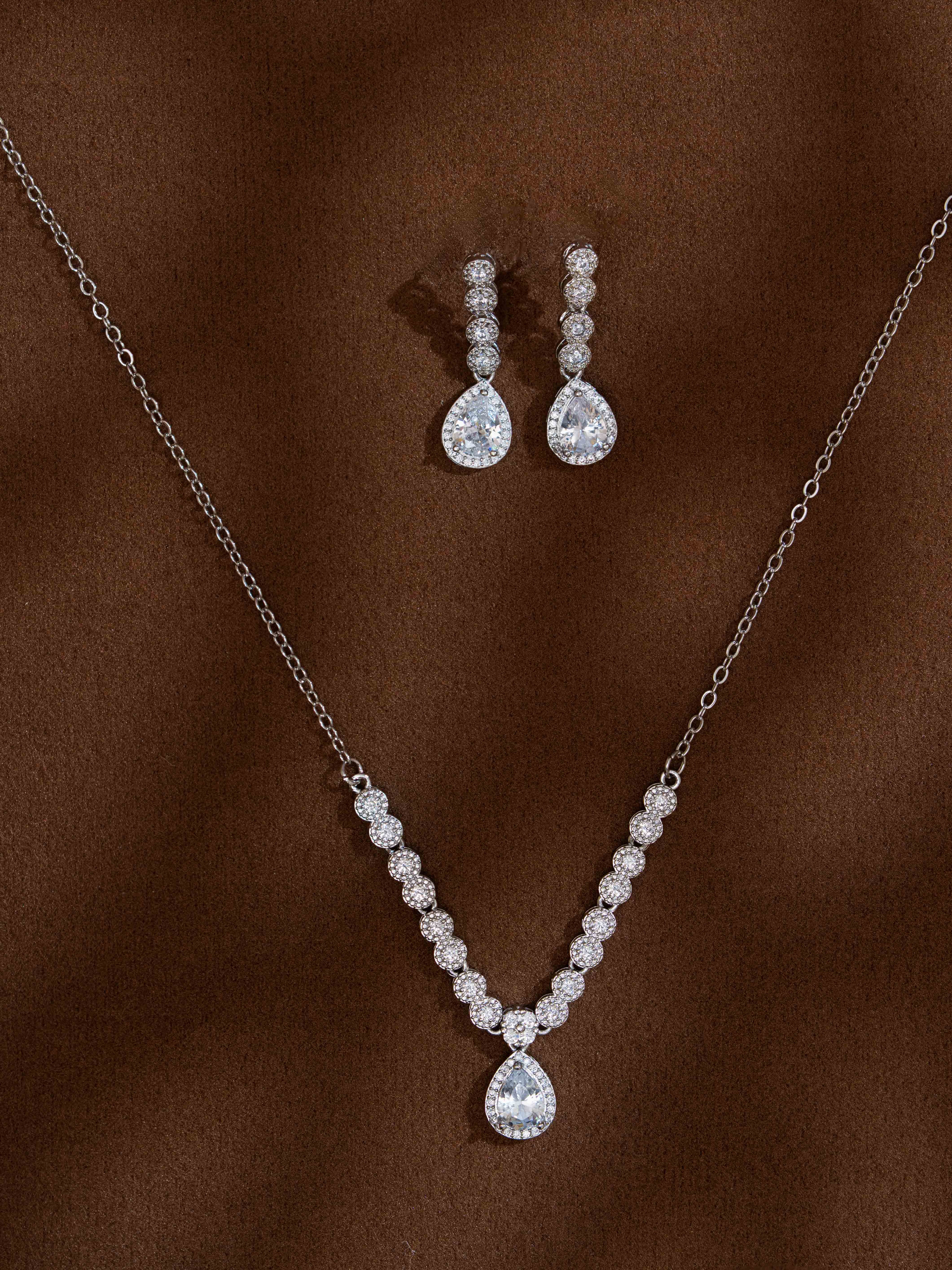 Lumi Silver Necklace Set