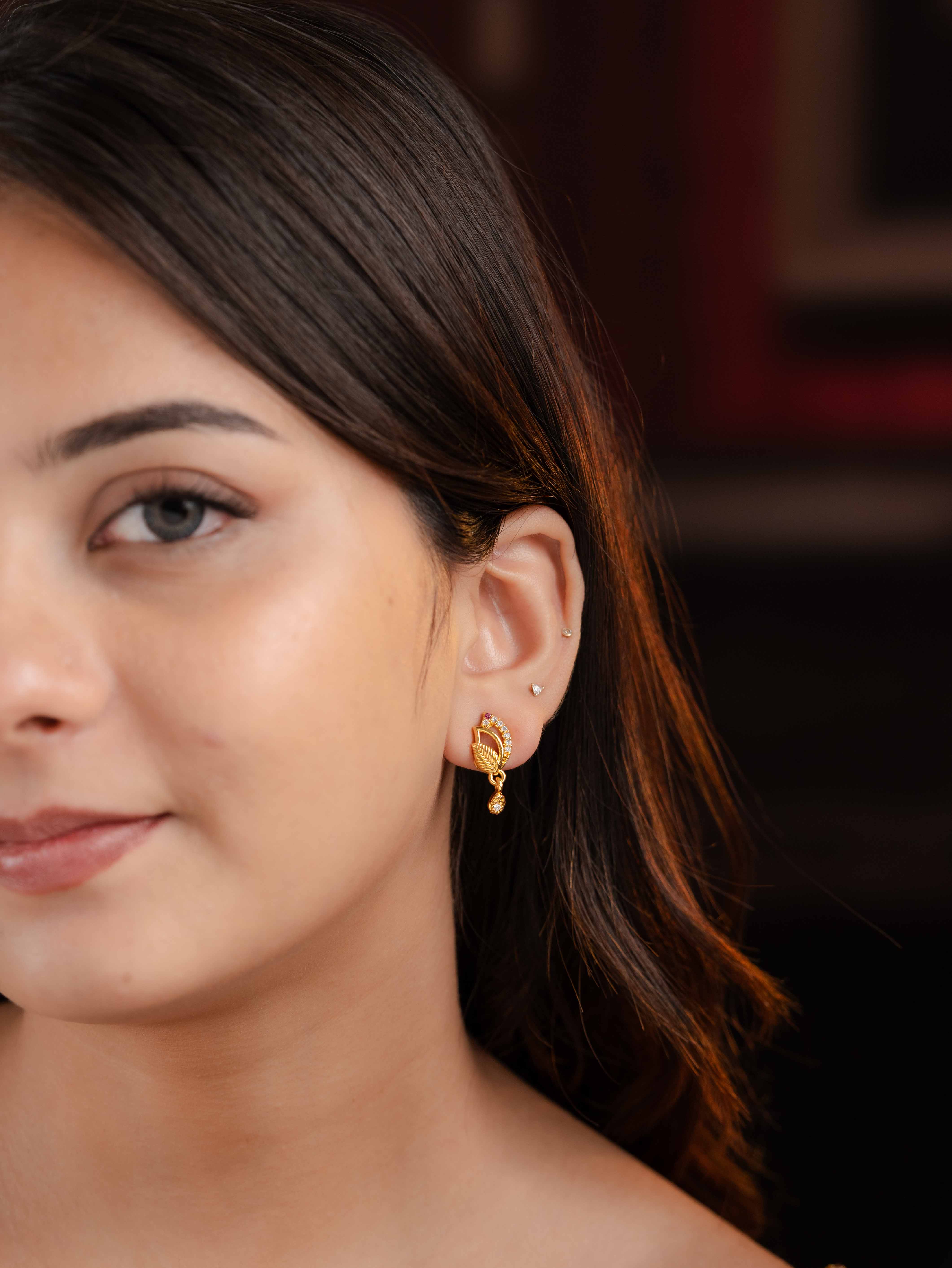 Yuvika Studs