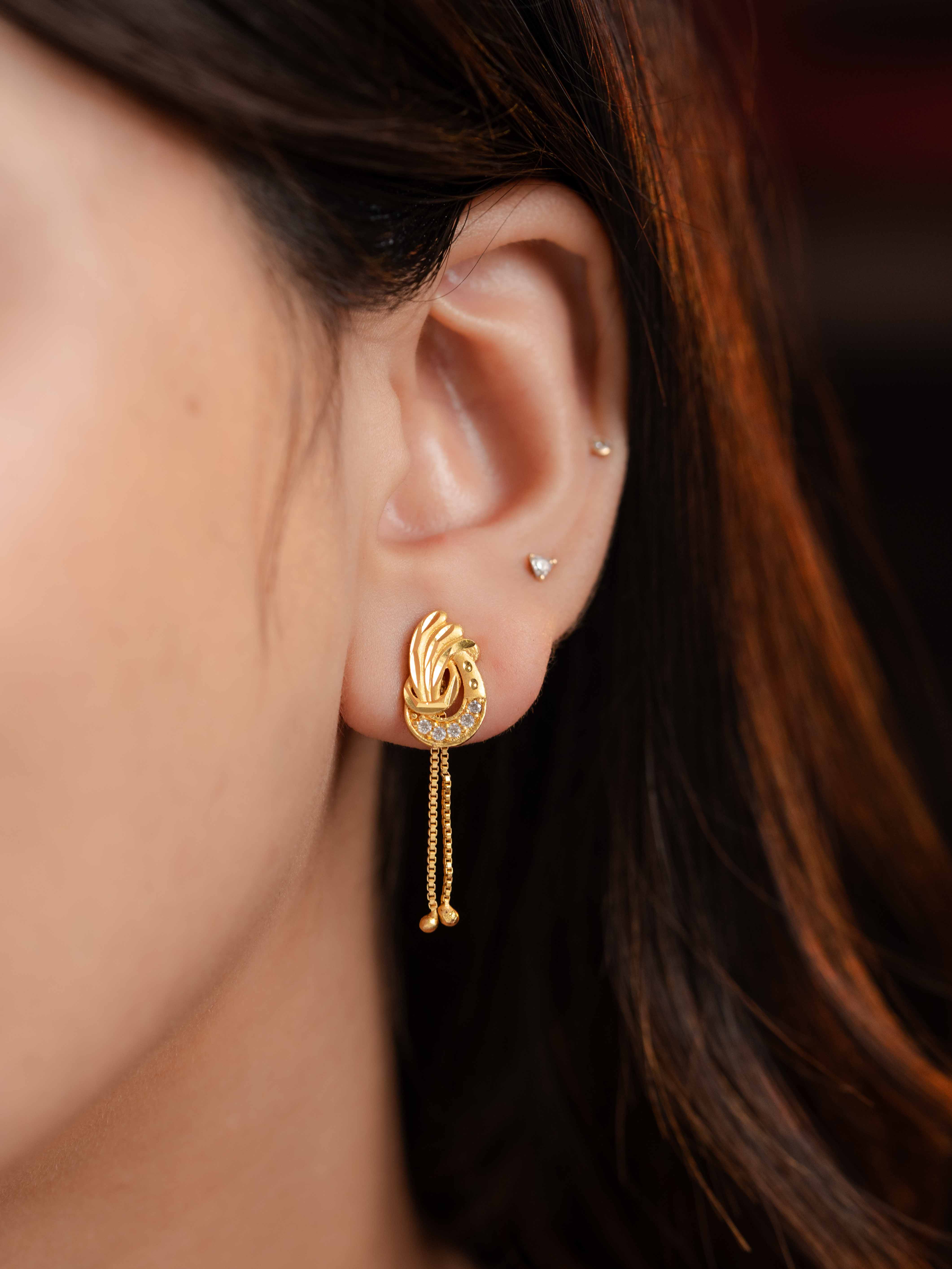 Kavya Studs