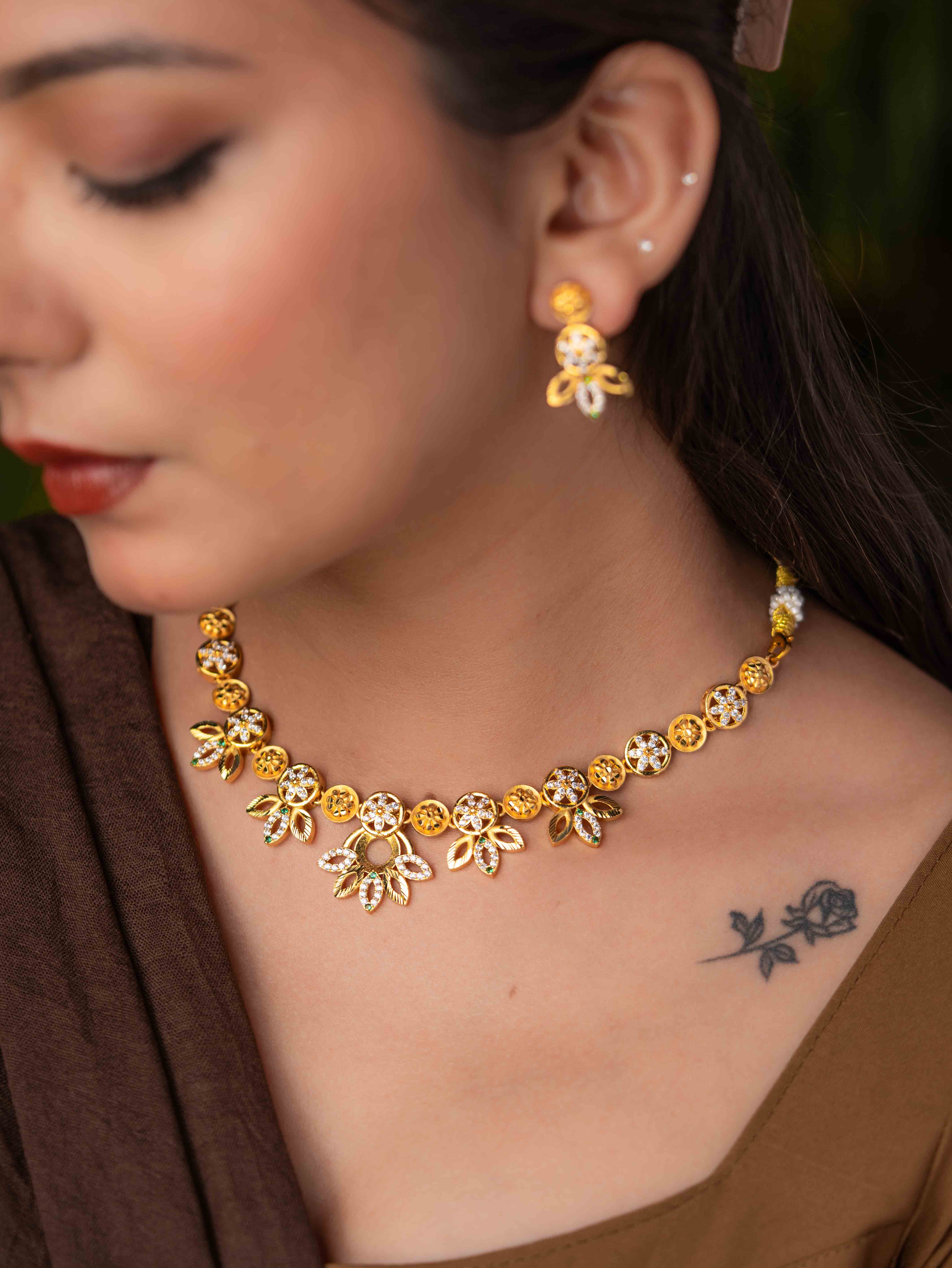 Aishani gold necklace set (Green)