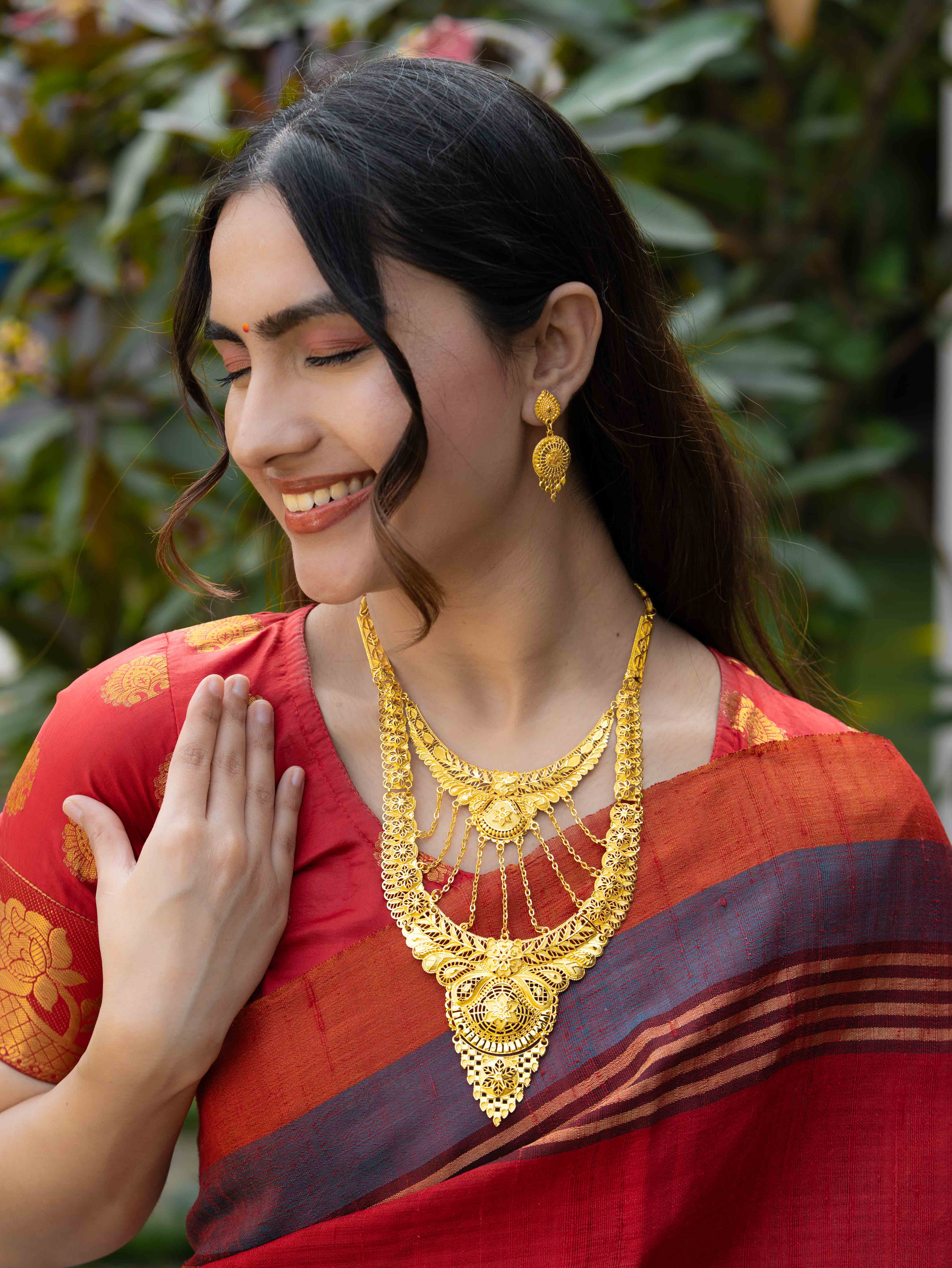 Kashvi Long gold necklace set