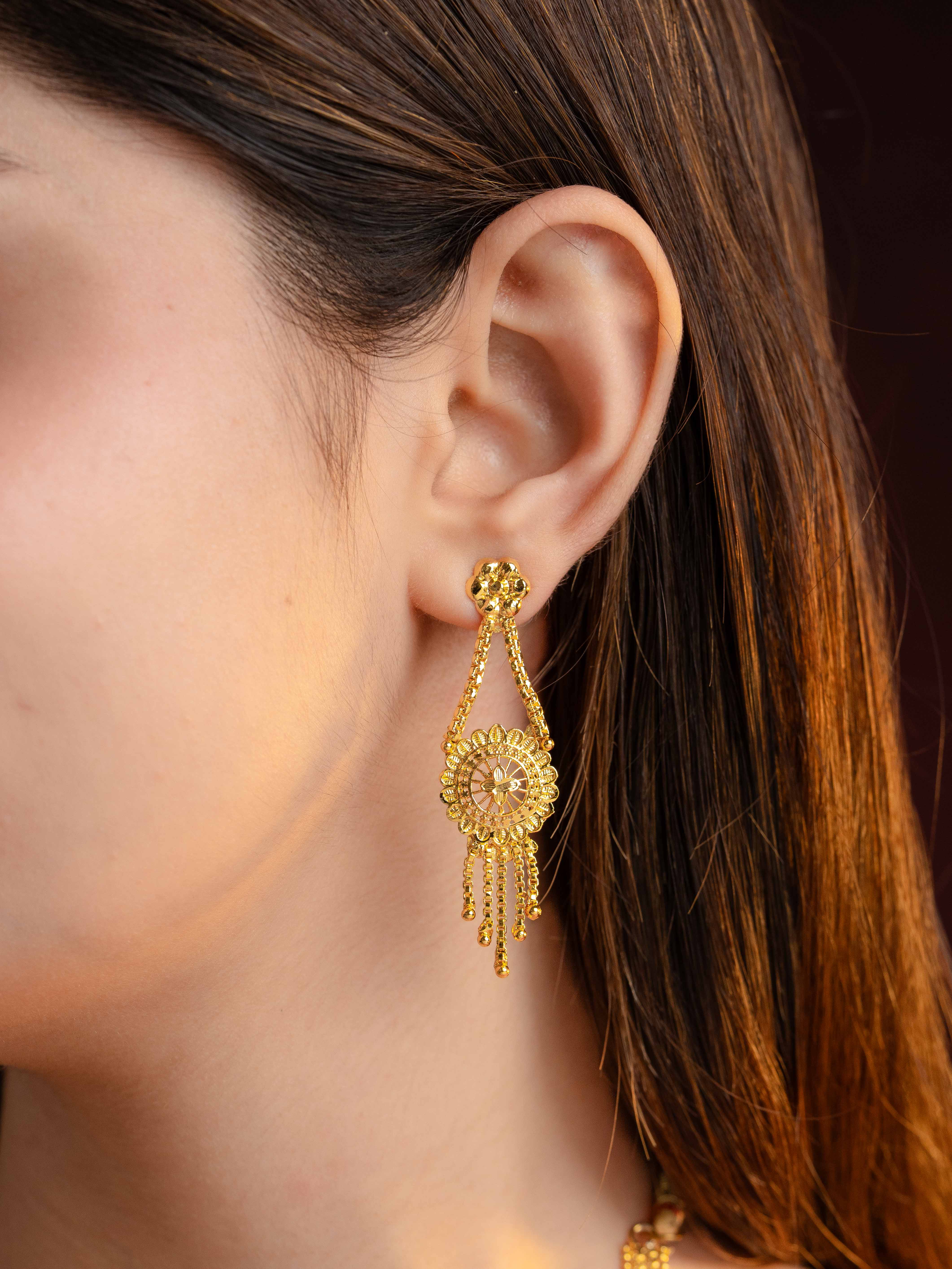 Sunehri Short Gold Necklace Set