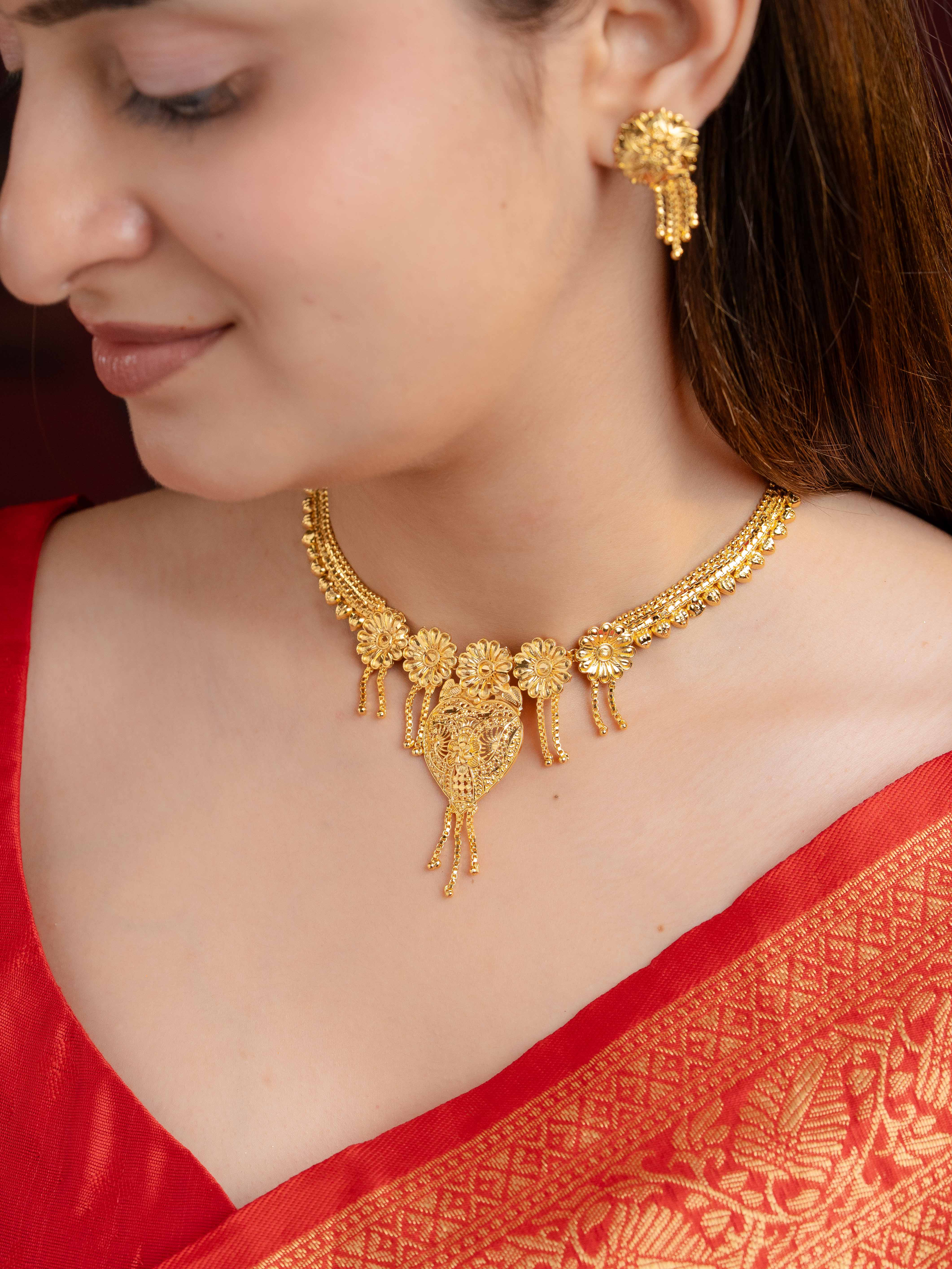 Kalpana Short Gold Necklace Set