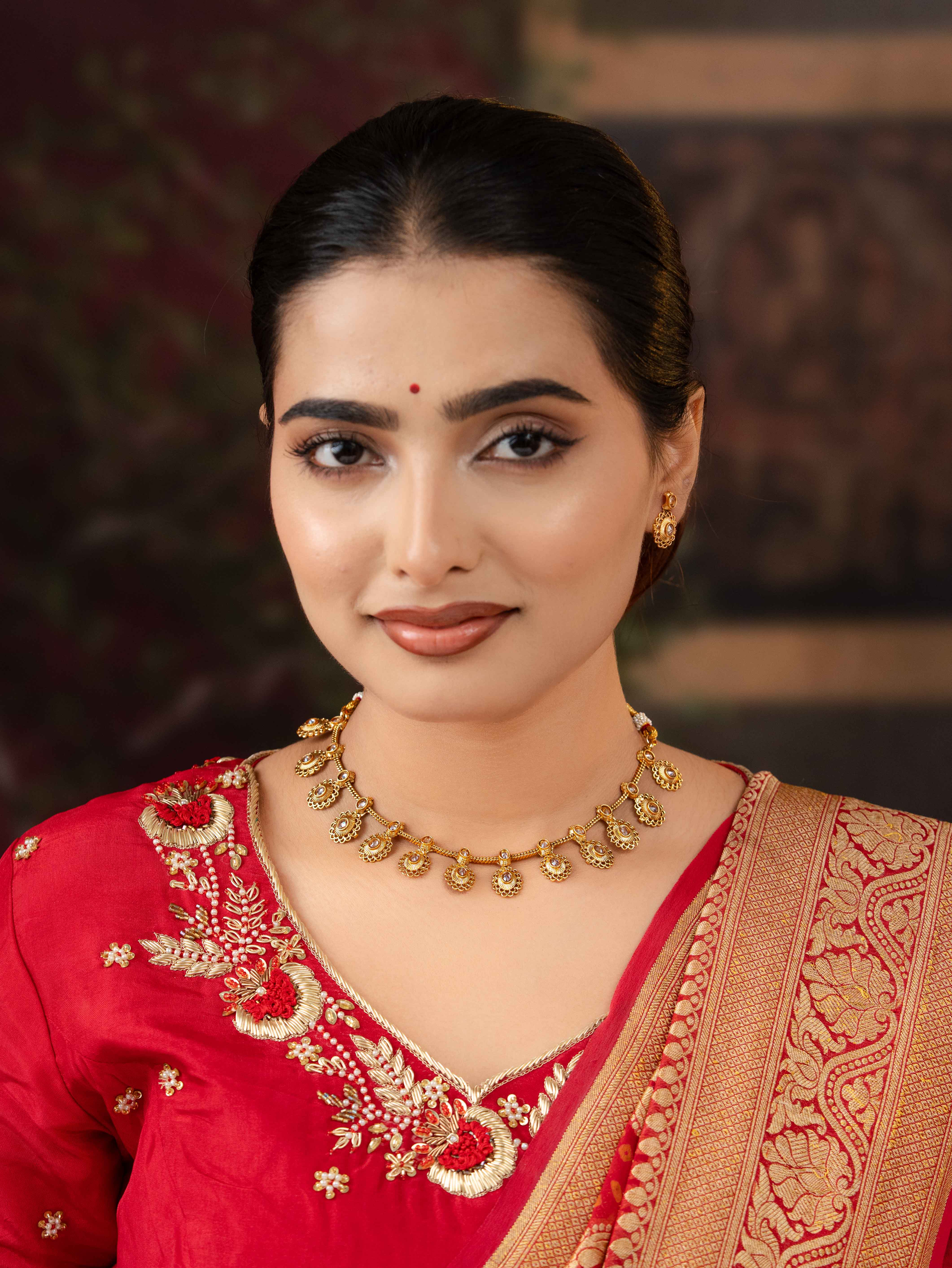 Veenika Necklace Set