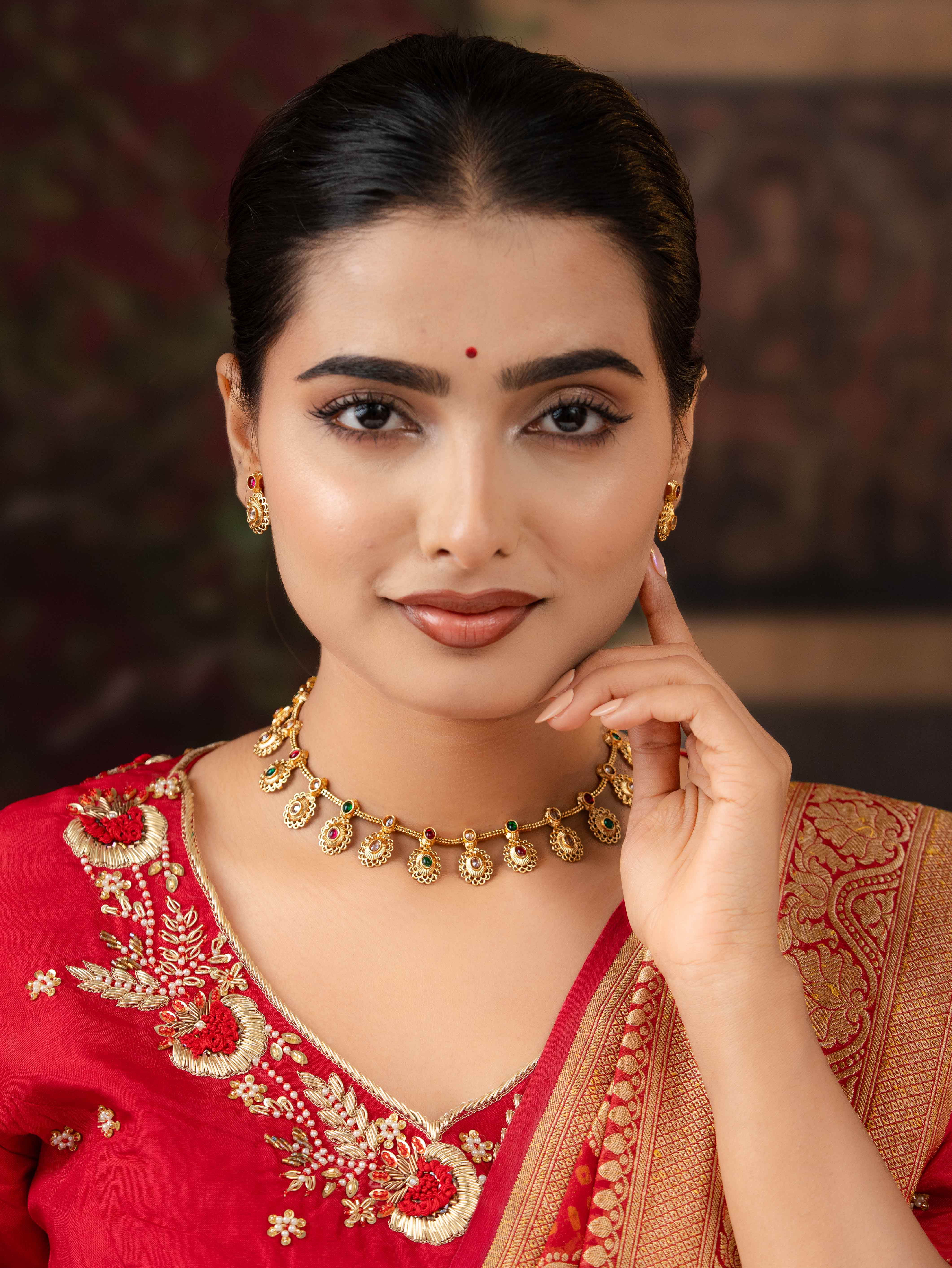 Veenika Necklace Set