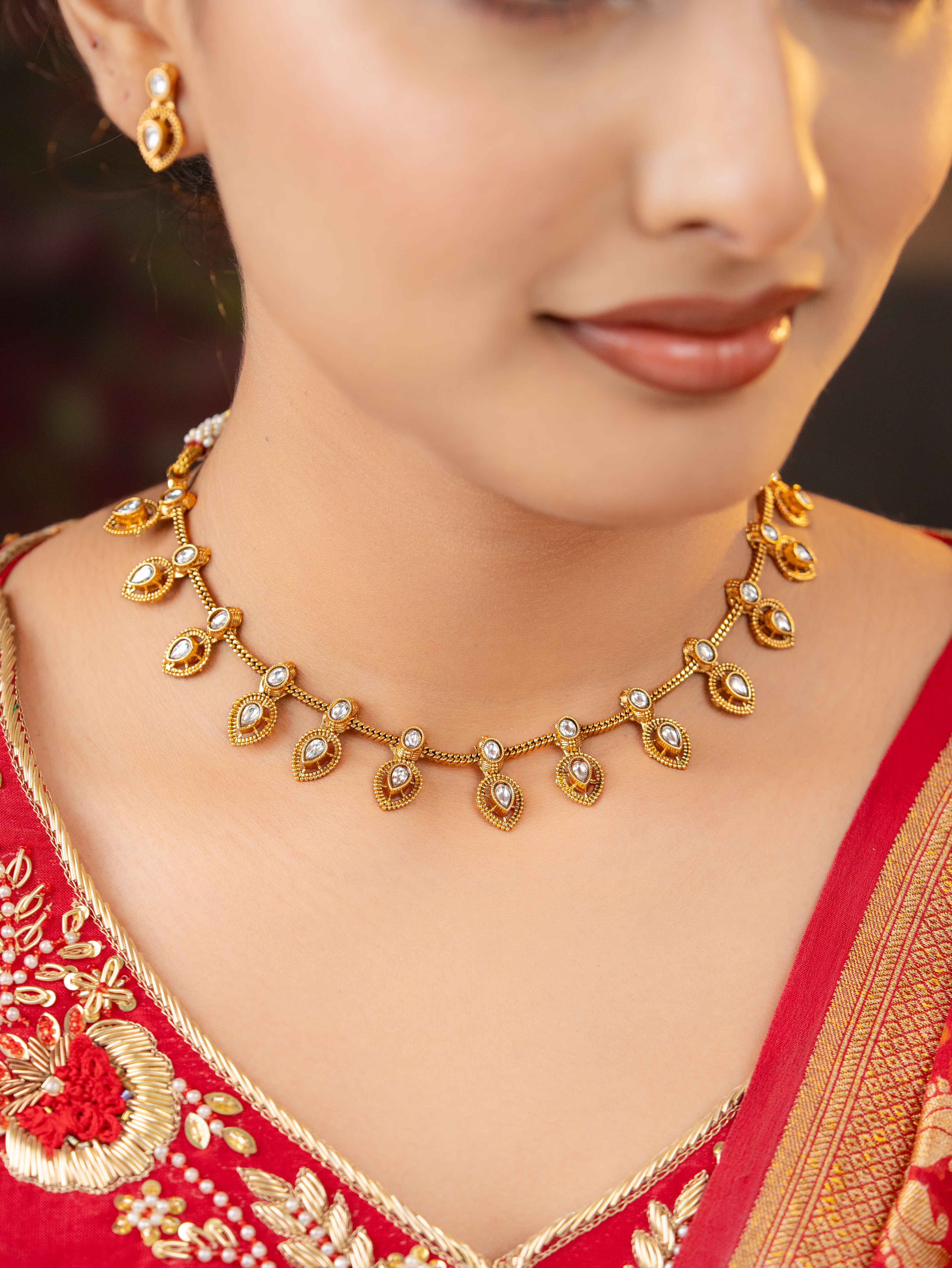 Varnisha Necklace Set