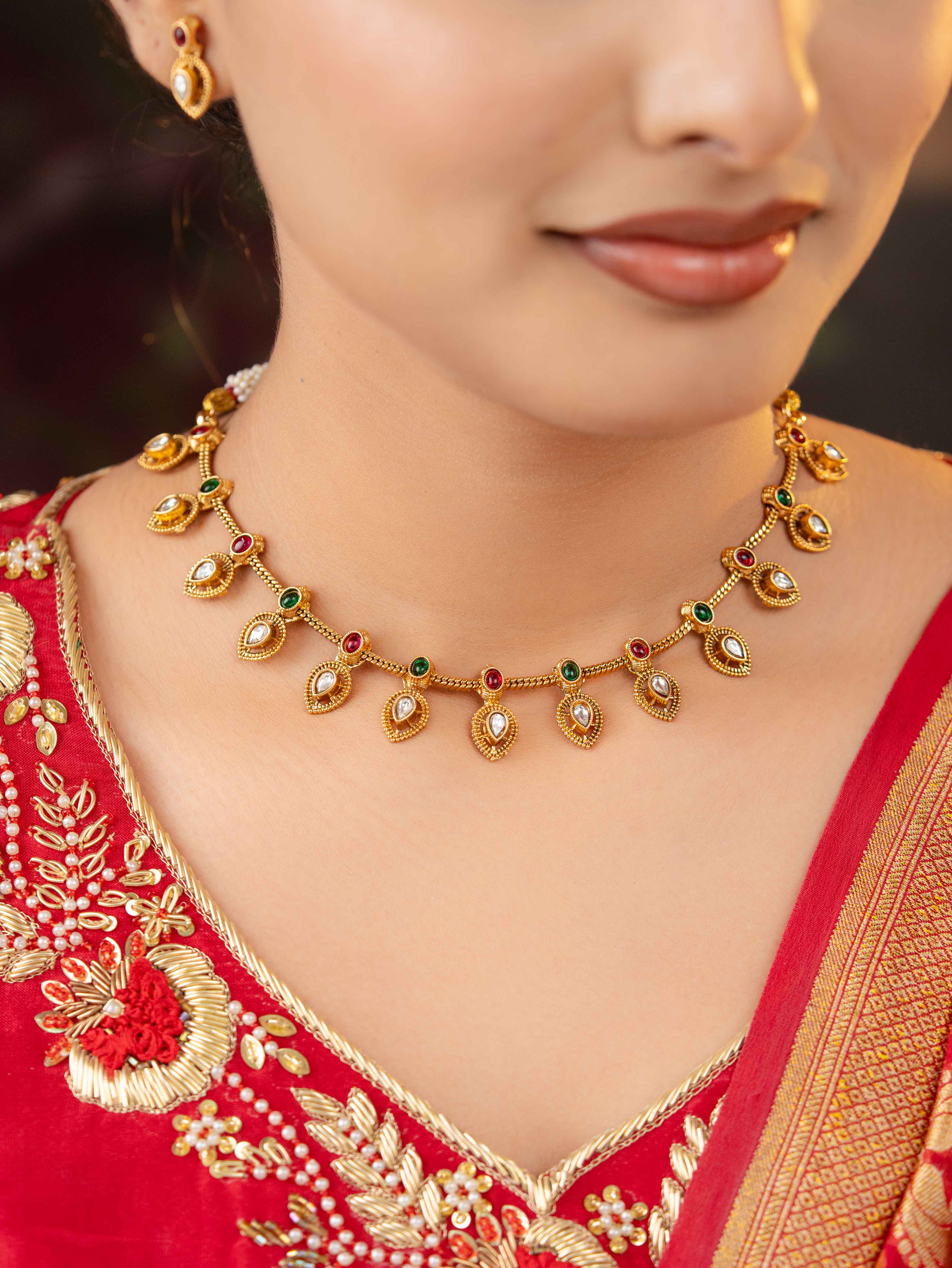 Varnisha Necklace Set