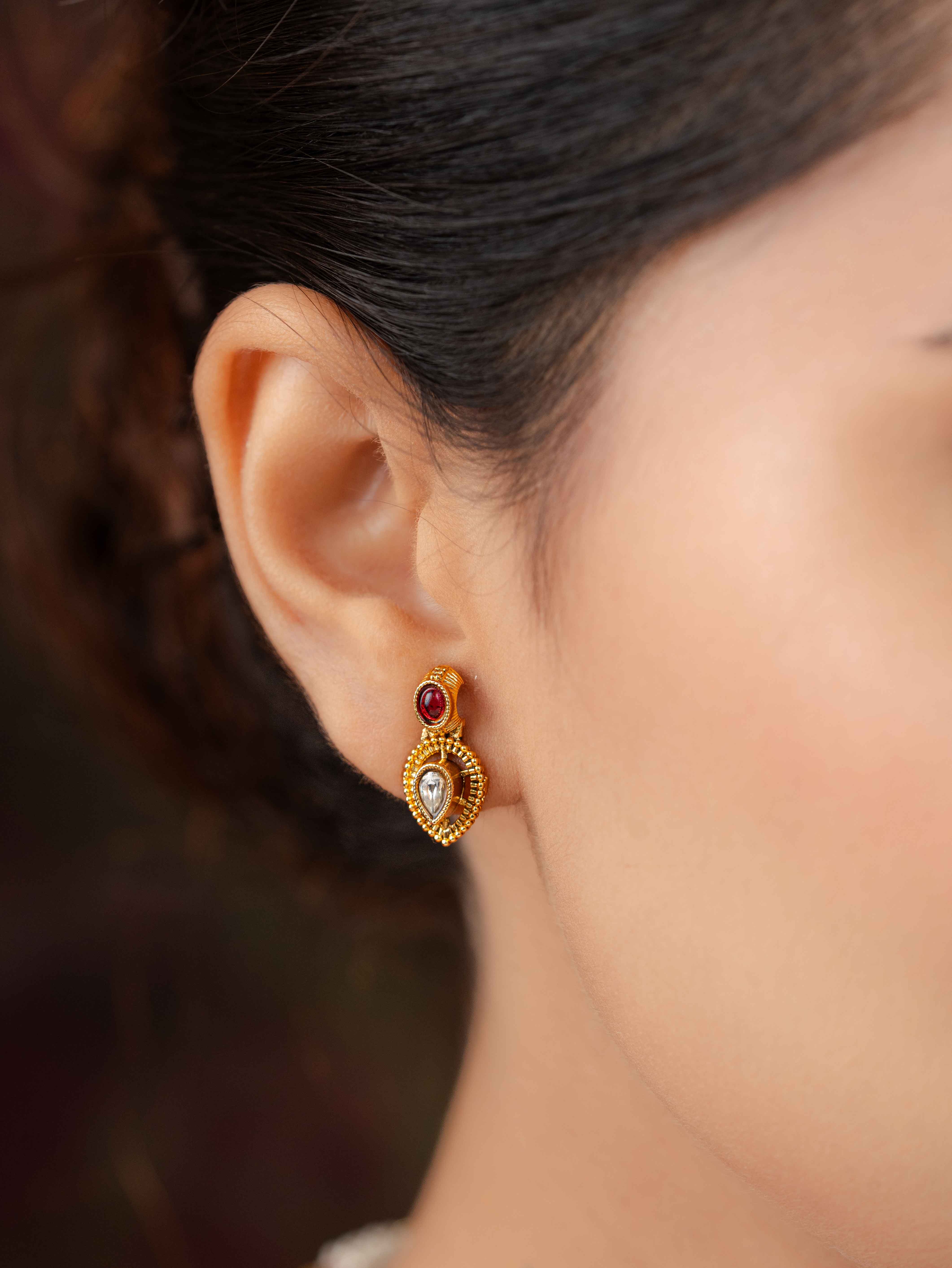 Varnisha Necklace Set