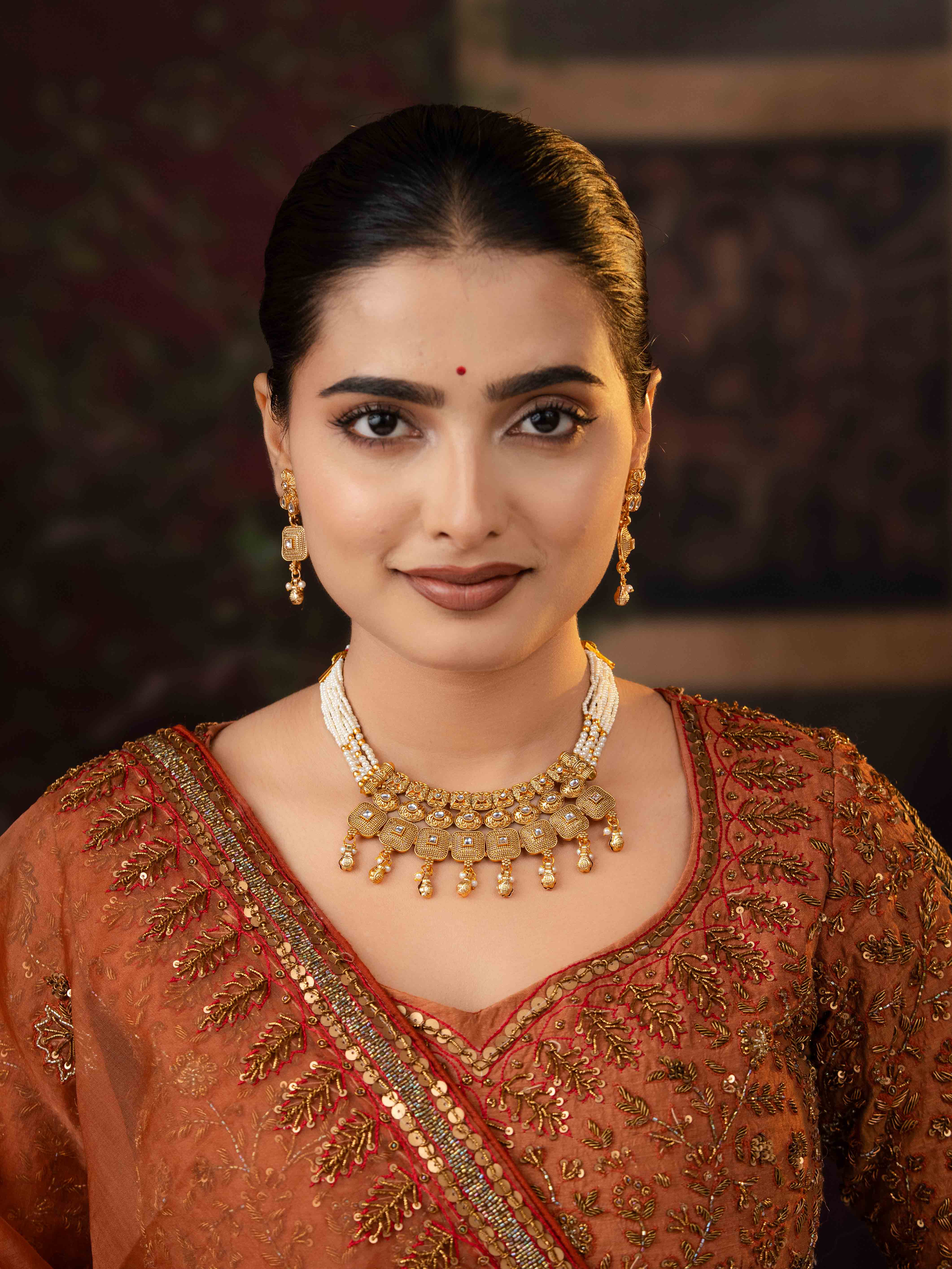 Taarini Glow Necklace Set