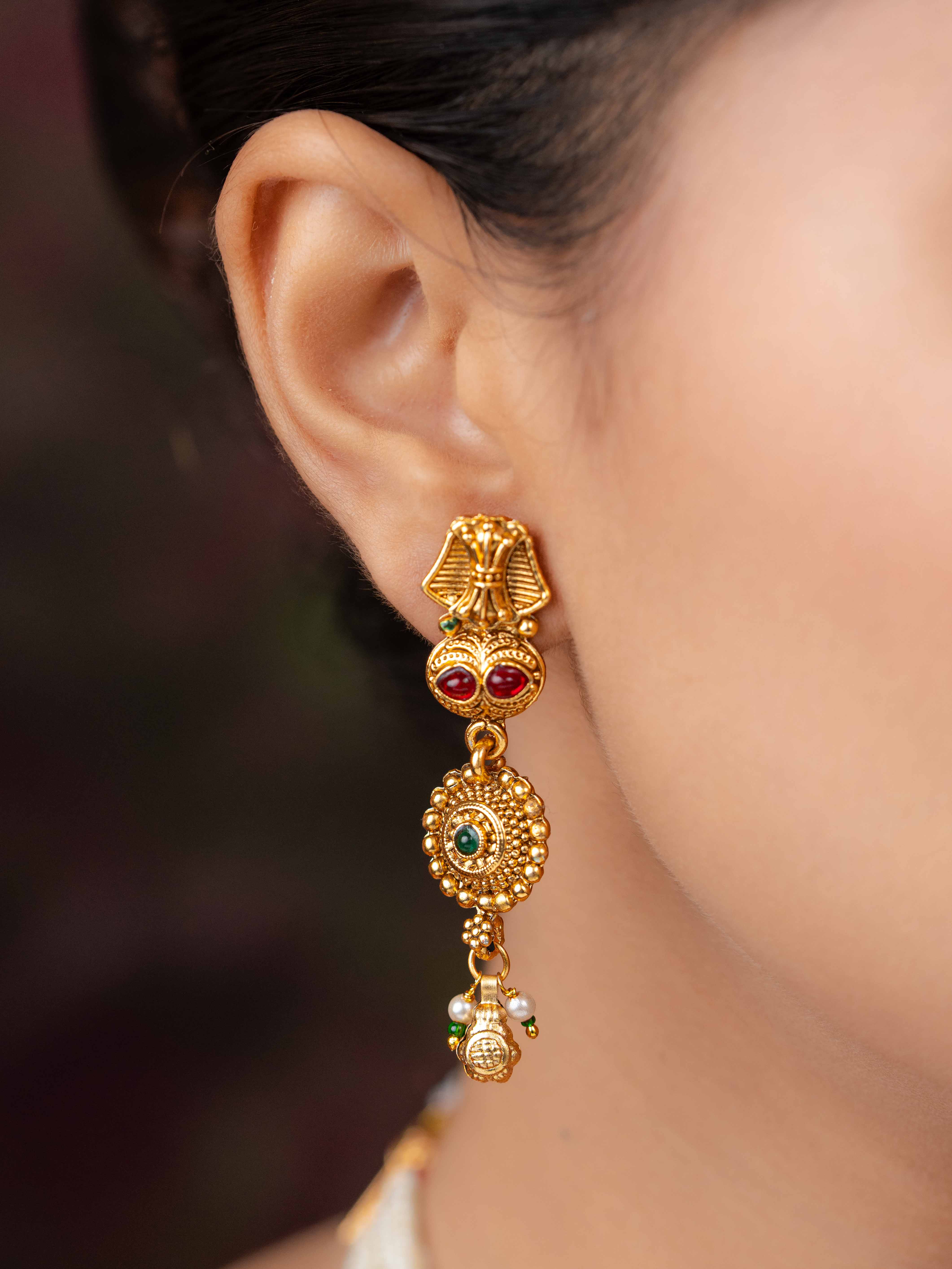Gaurika Necklace Set
