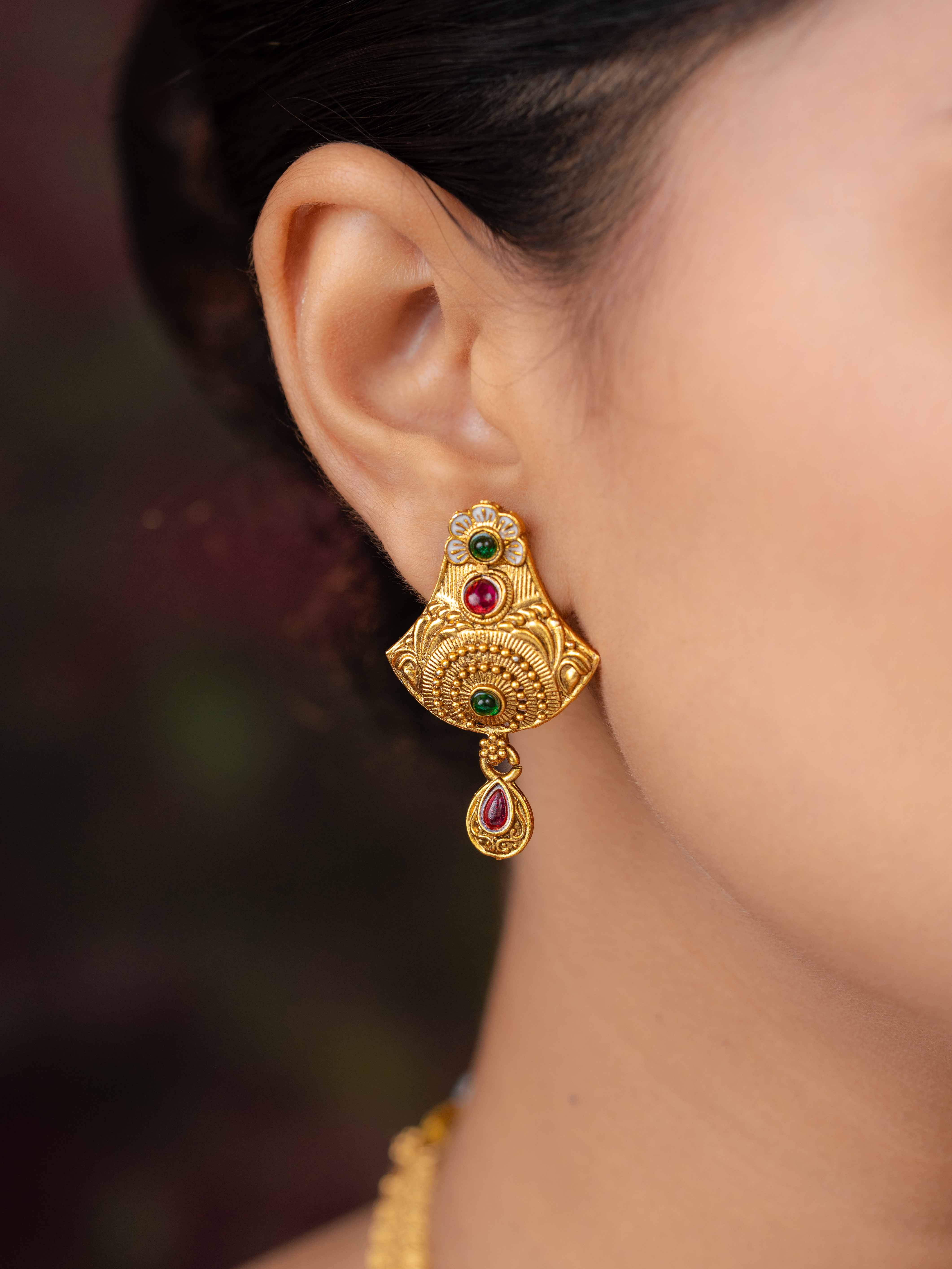Noorlekha Necklace Set