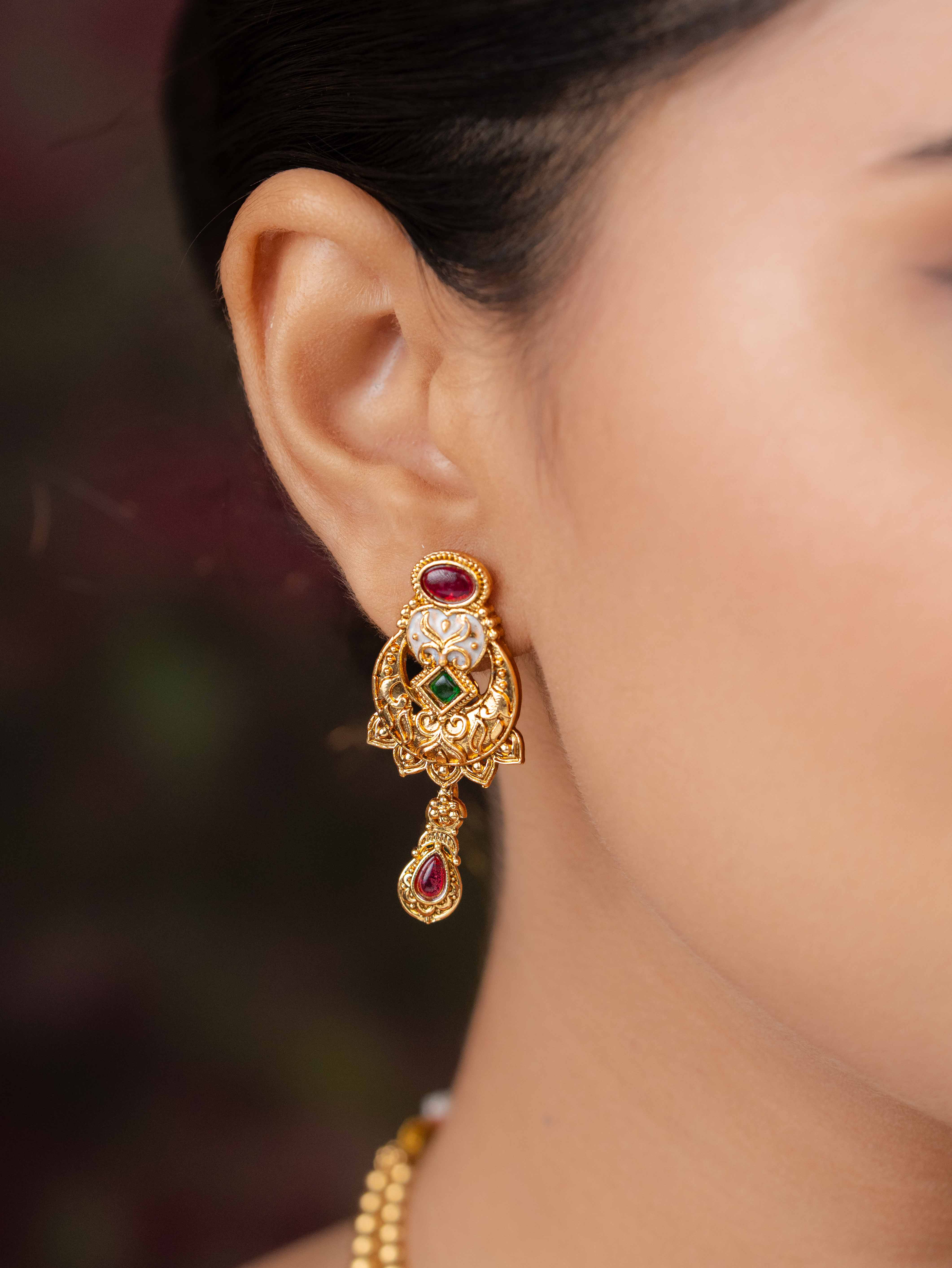 Ishvaya necklace set