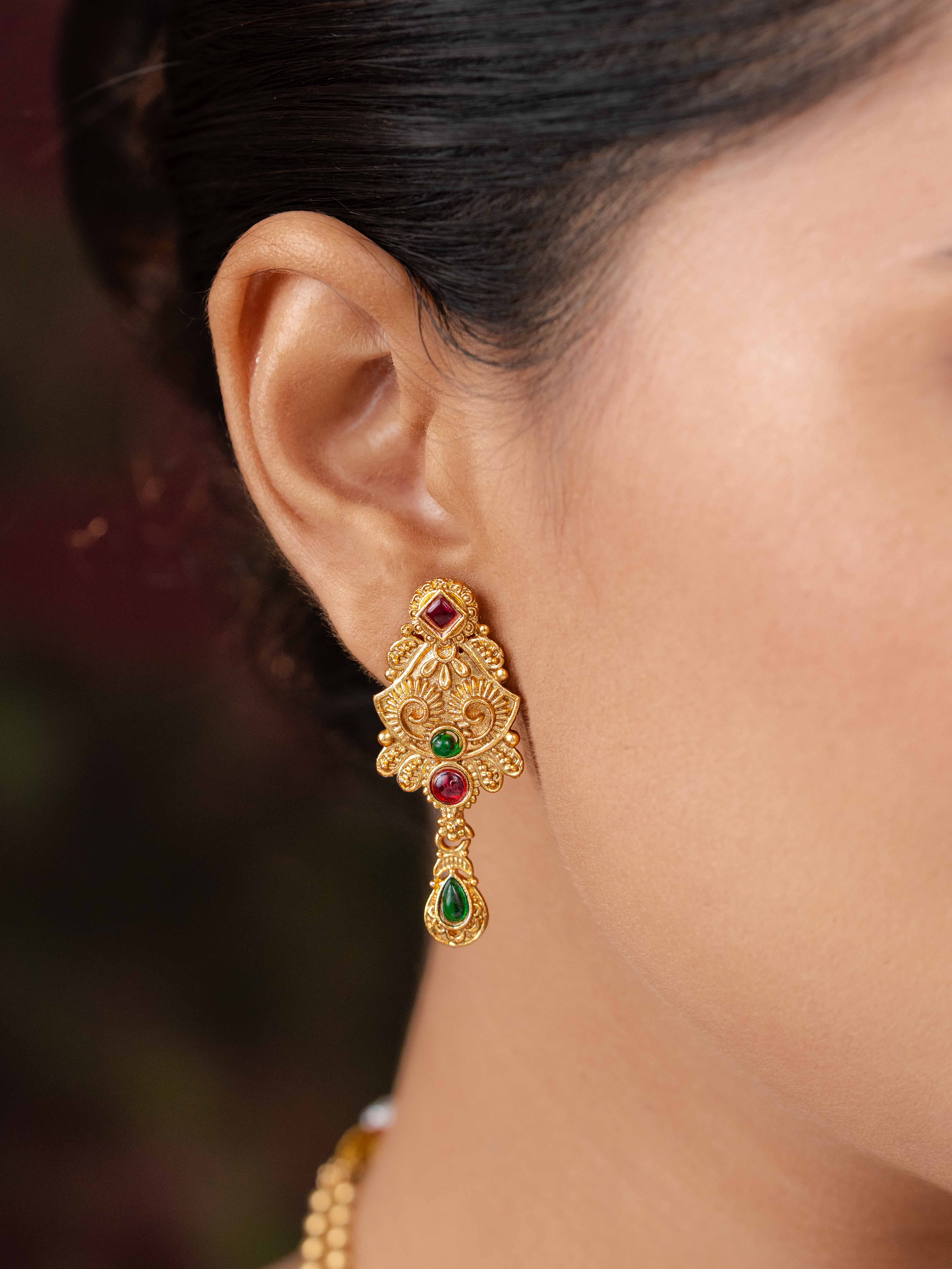Ruhanika Necklace Set