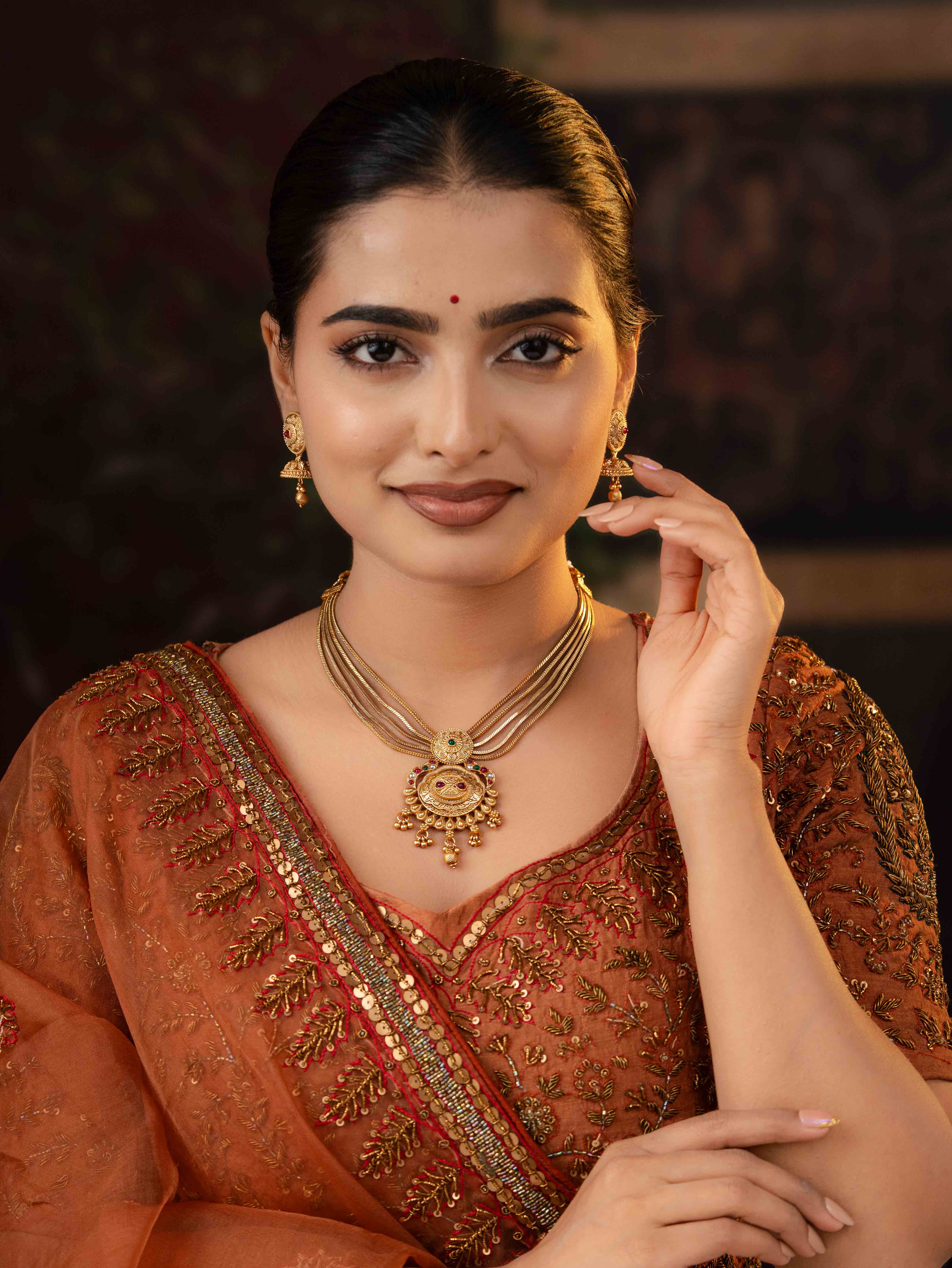 Vayara Necklace Set
