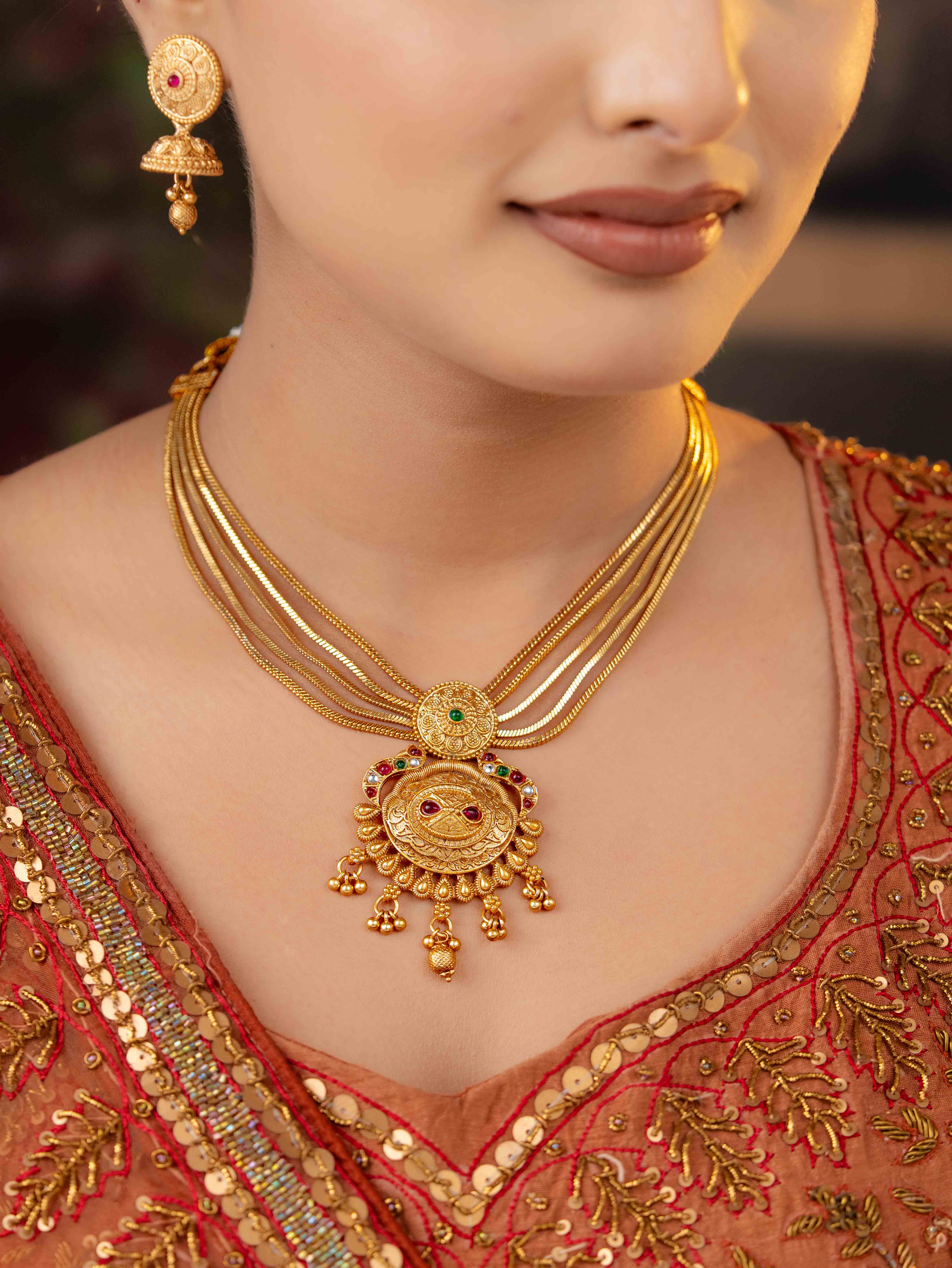 Vayara Necklace Set